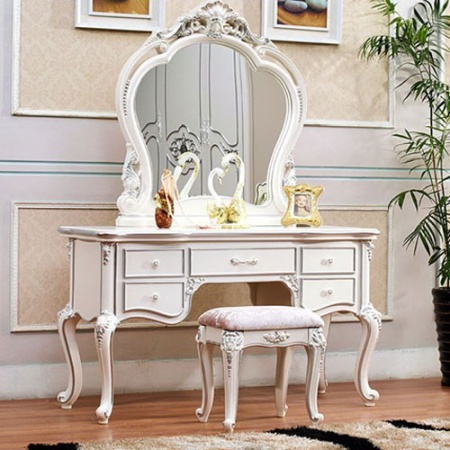 Декоративная рама SY 55001 для зеркала - пример использования. Консольный столик с зеркалом.