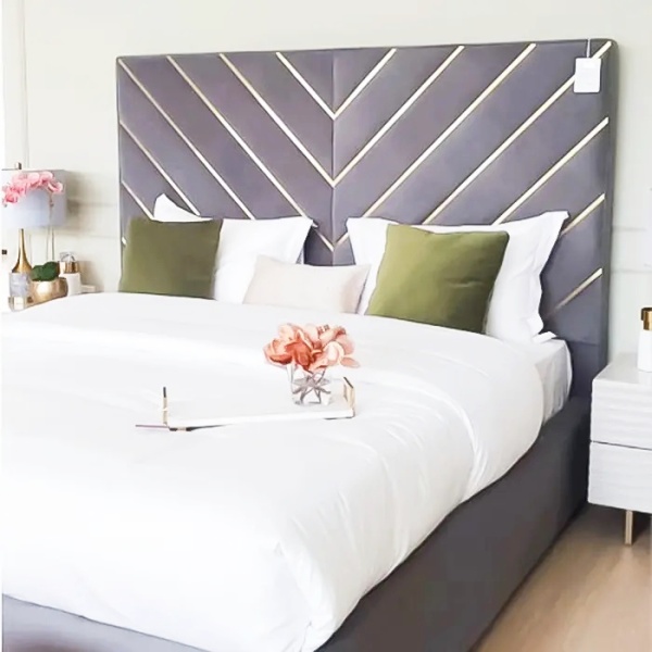 Полоса металлическая для мебели. Серебро глянец. Пример использования.