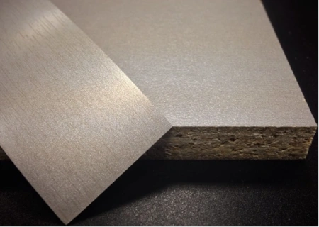 Кромочная лента ПВХ 1*19 мм PV1350 с плитой ЛДСП 16 мм титан.