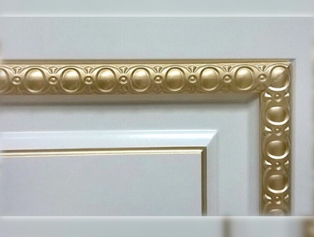 Декоративный модинг из гибкого ПВХ SY 84 на мебельном фасаде - пример использования.