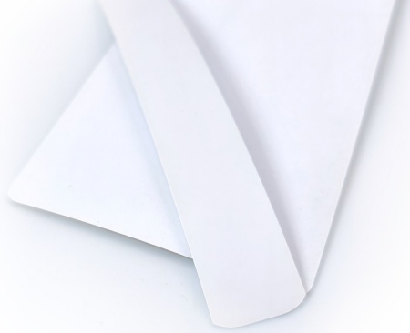 Кромочная лента ПВХ 1*42 мм PV702 с плитой 42 мм белый бриллиант гладкая.