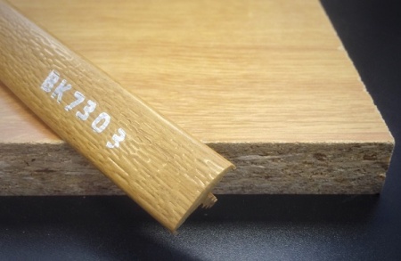 Врезной профиль ПВХ 017B BK7303 с плитой ЛДСП.