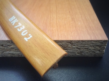 Врезной профиль ПВХ 017B BK7302 с плитой ЛДСП.