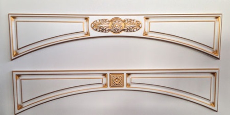 Декоративный элемент из гибкого ПВХ SY 88234 на мебельном фасаде - пример использования.