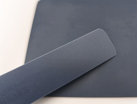 Кромочная лента ПВХ 0,4*19 мм BR782 с плитой ЛДСП 16 мм альби полуночно-синий.