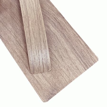 Кромочная лента ПВХ 1,8*35 мм BR240 с плитой ЛДСП 32 мм дуб крафт табачный.