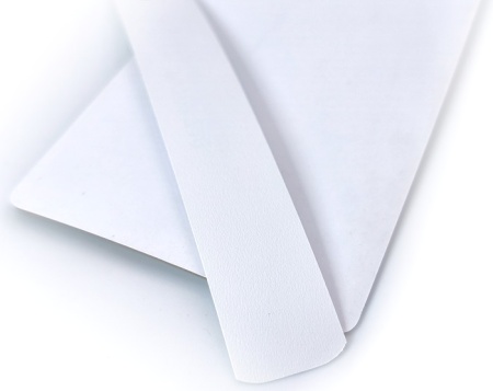 Кромочная лента ПВХ 1*25 мм PV702-T10 с плитой ЛДСП 22 мм белый бриллиант шагрень.