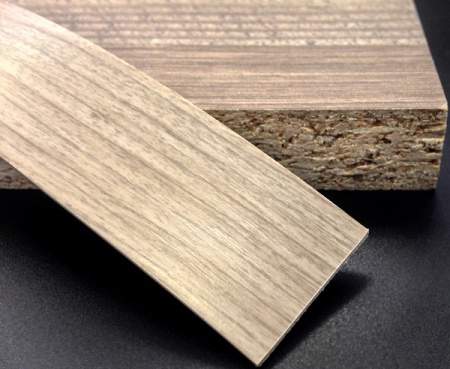 Лента кромочная ПВХ BR224 дуб крафт серый с плитой ЛДСП.