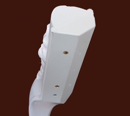 Монтажные отверстия для крепления мебельной опоры из пластика SY 16027.