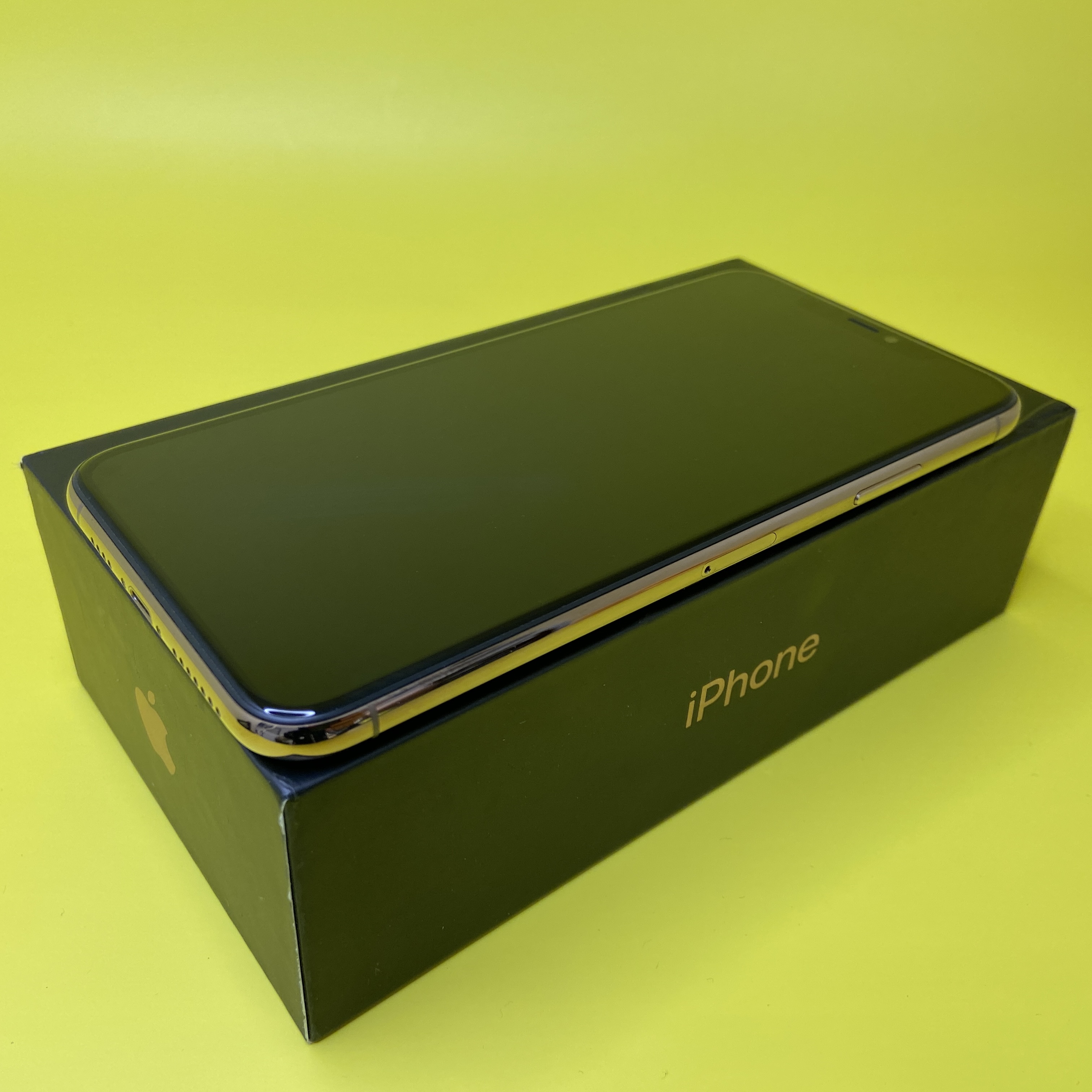 Купить iPhone 11 Pro Max 256gb Gold (Б\У) в Симферополе