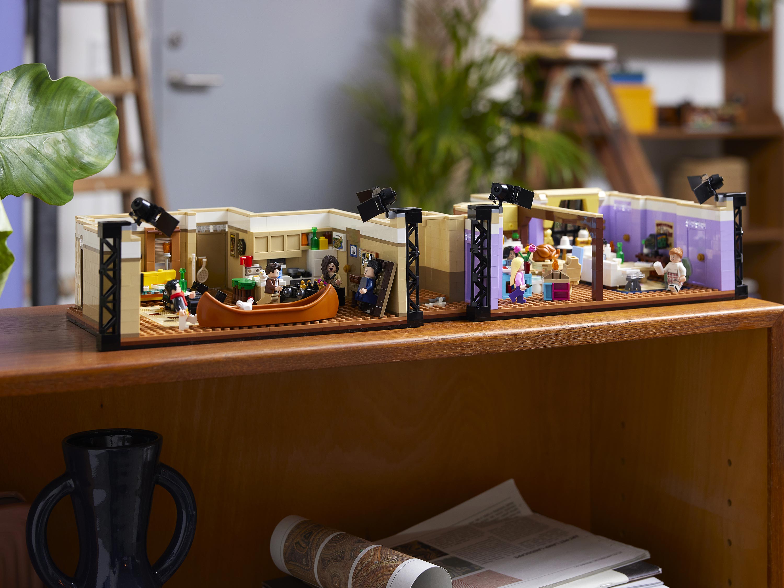 Конструктор LEGO IDEAS, Квартиры героев сериала Друзья (10292)