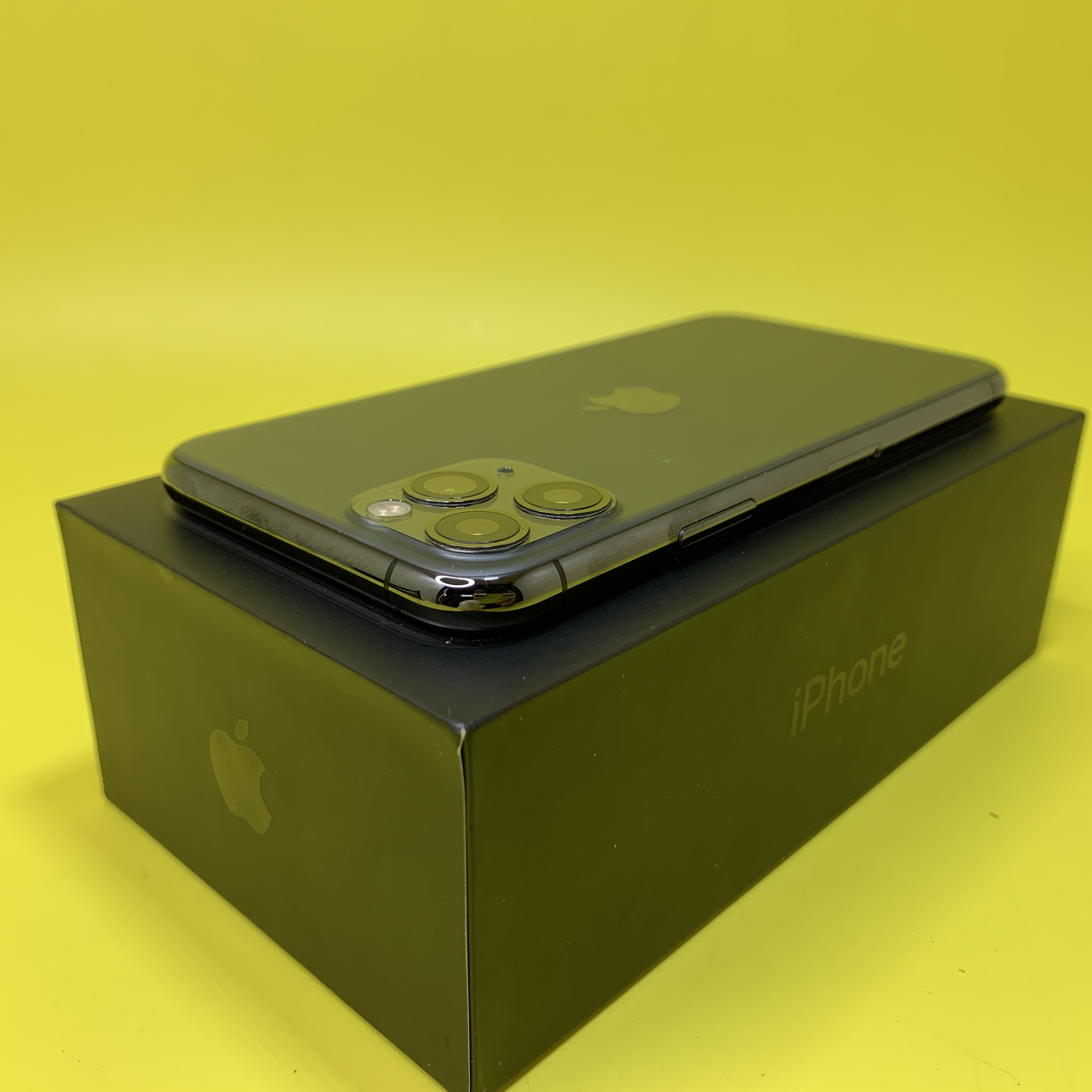 Купить iPhone 11 Pro 512gb Graphite (Б\У) в Симферополе