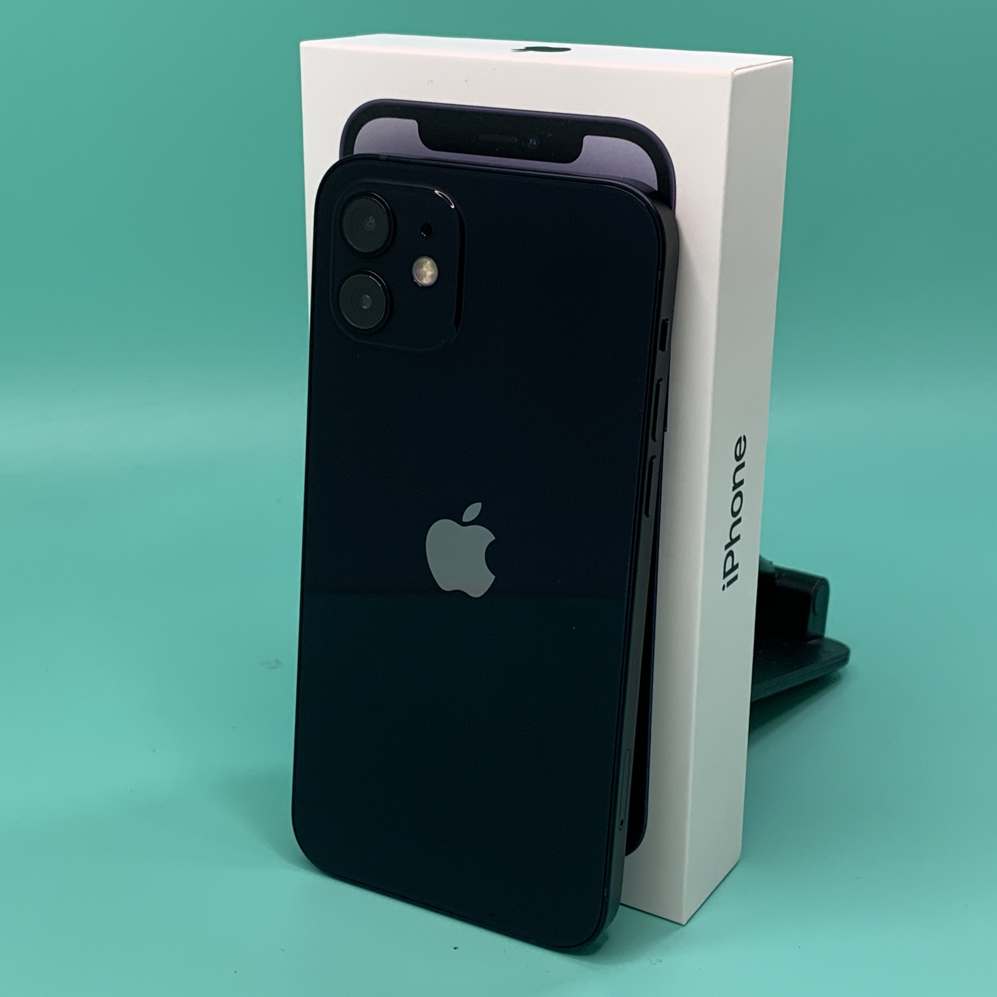 Купить iPhone 12 256gb Black (Б\У) в Москве