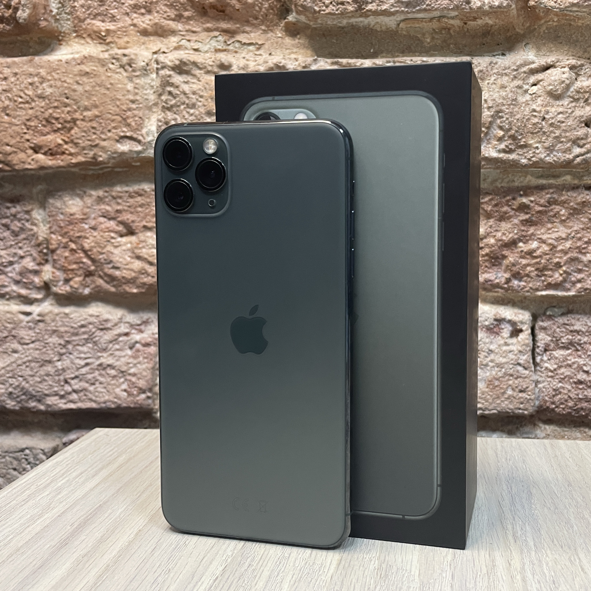 Купить iPhone 11 Pro Max 256gb Green (Б\У) в Москве