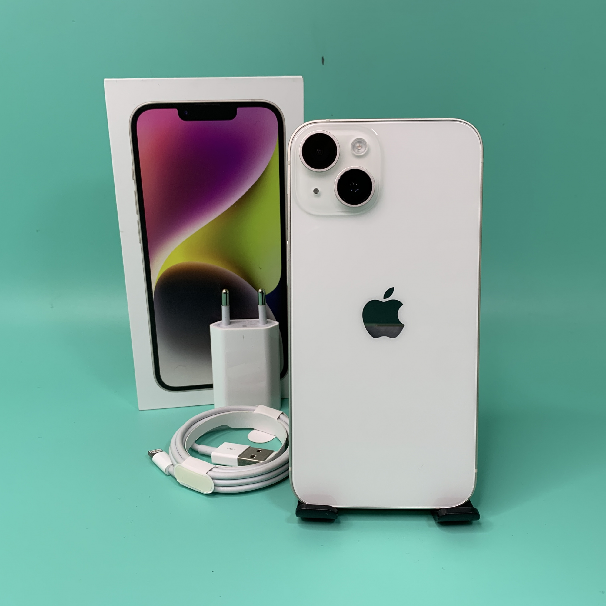 Купить iPhone 14 256gb White (Б\У) в Москве