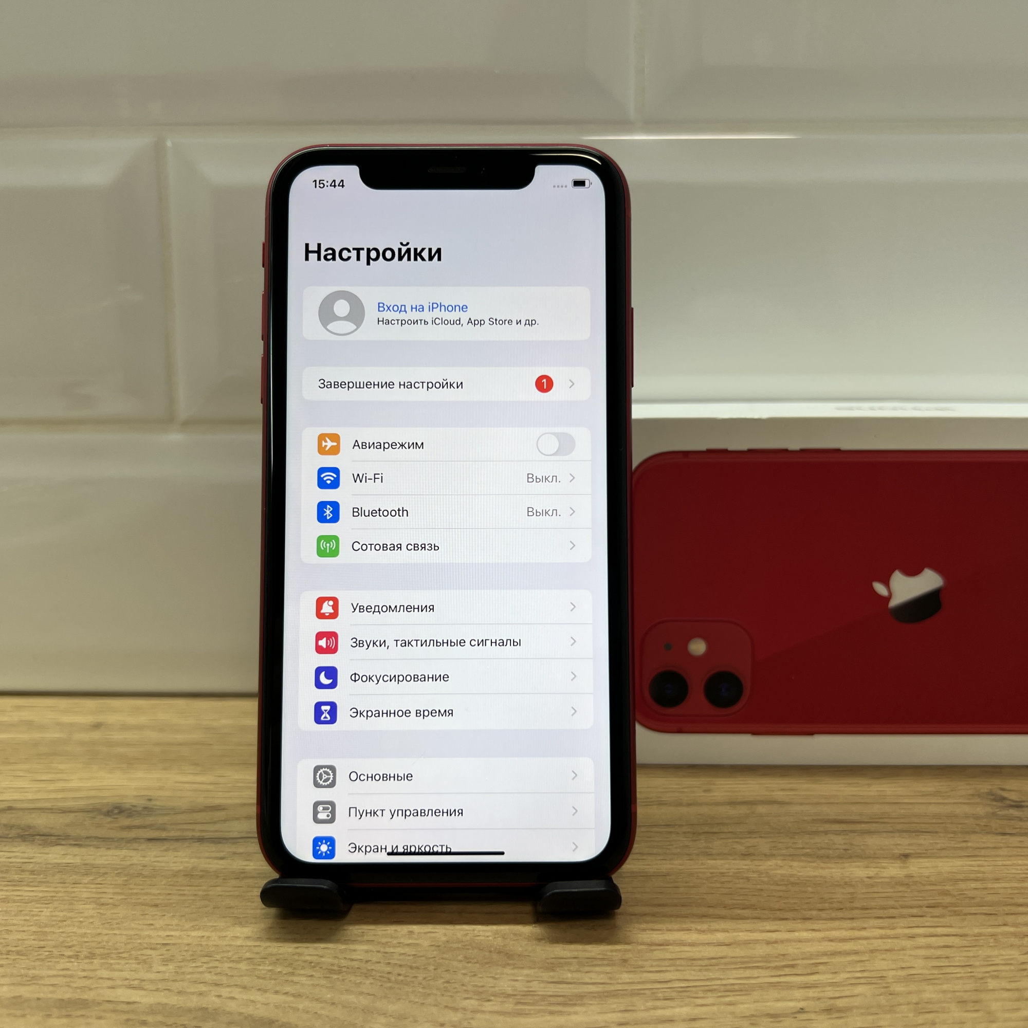 Купить iPhone 11 256gb Red (Б\У) в Москве