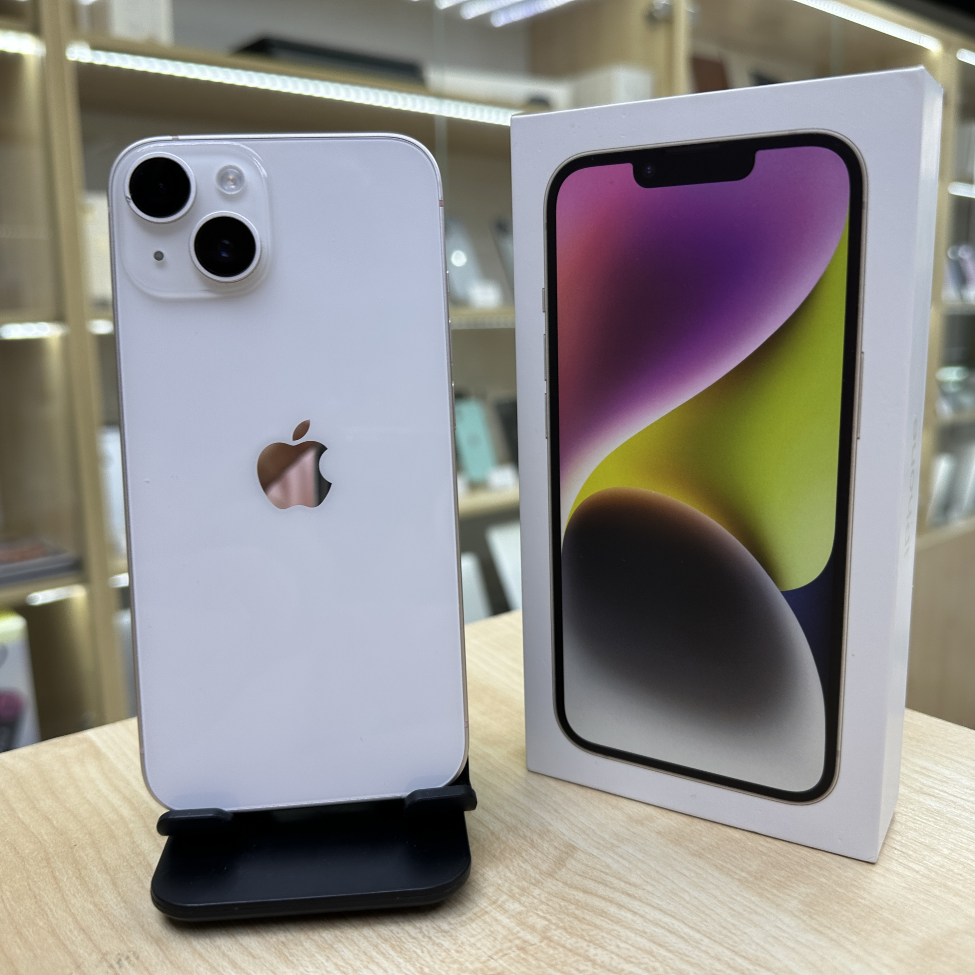 Купить iPhone 14 128gb White (Б\У) в Москве