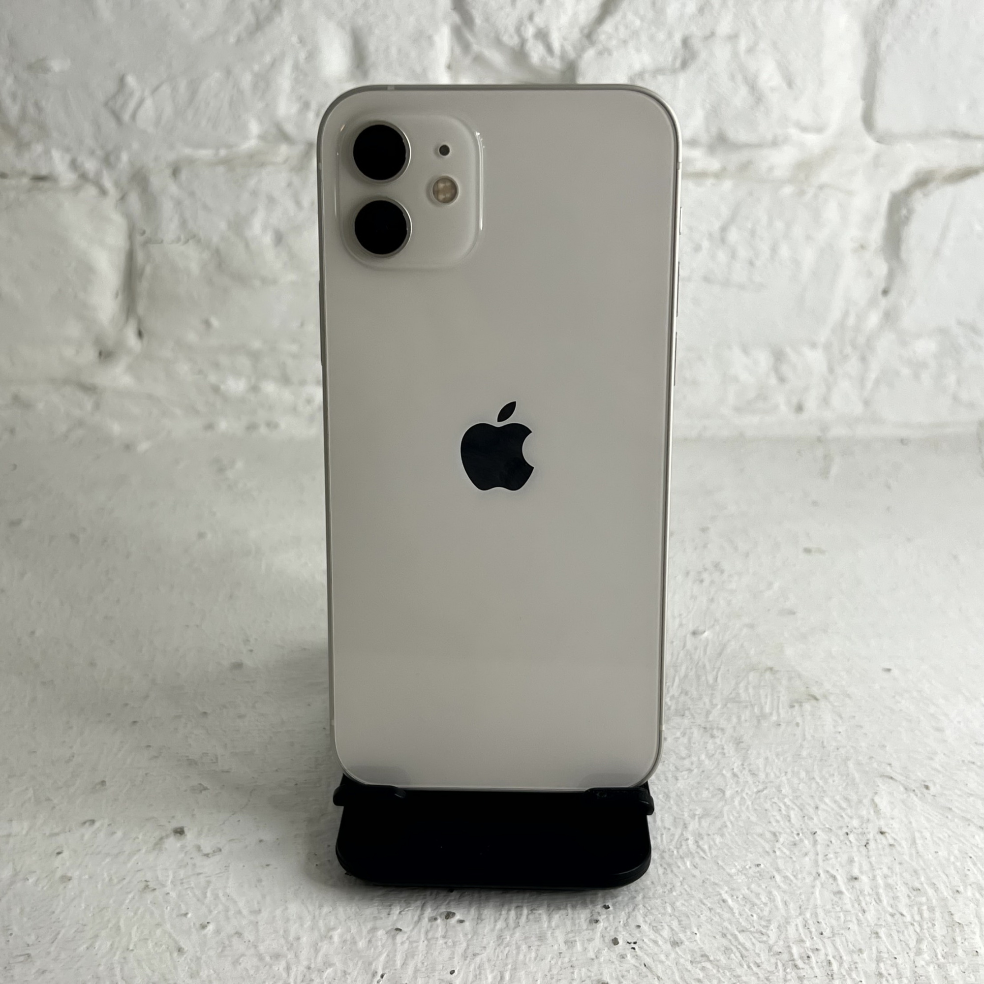 Купить iPhone 12 128gb White (Б\У) в Симферополе