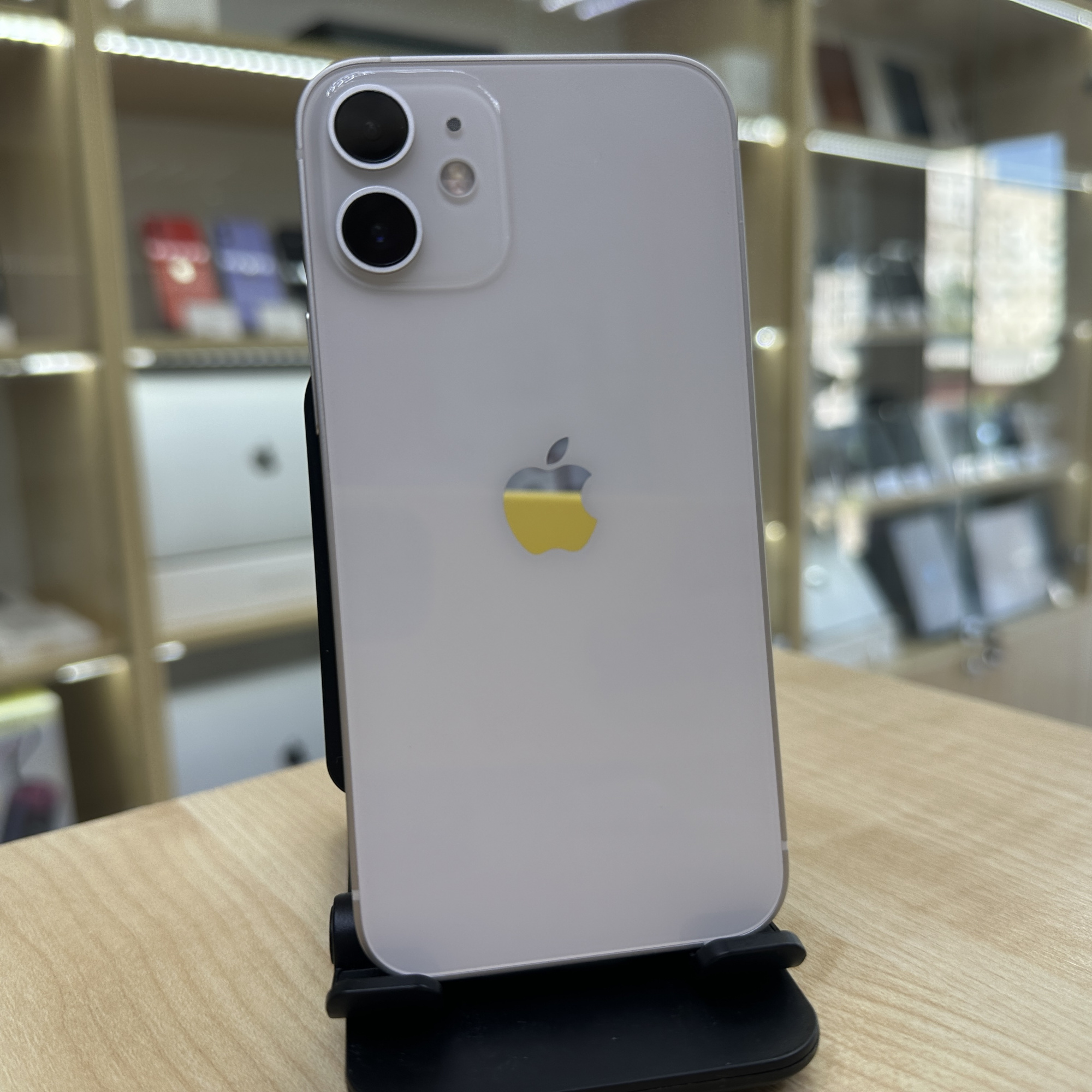 Купить iPhone 12 mini 256gb White (Б\У) в Симферополе