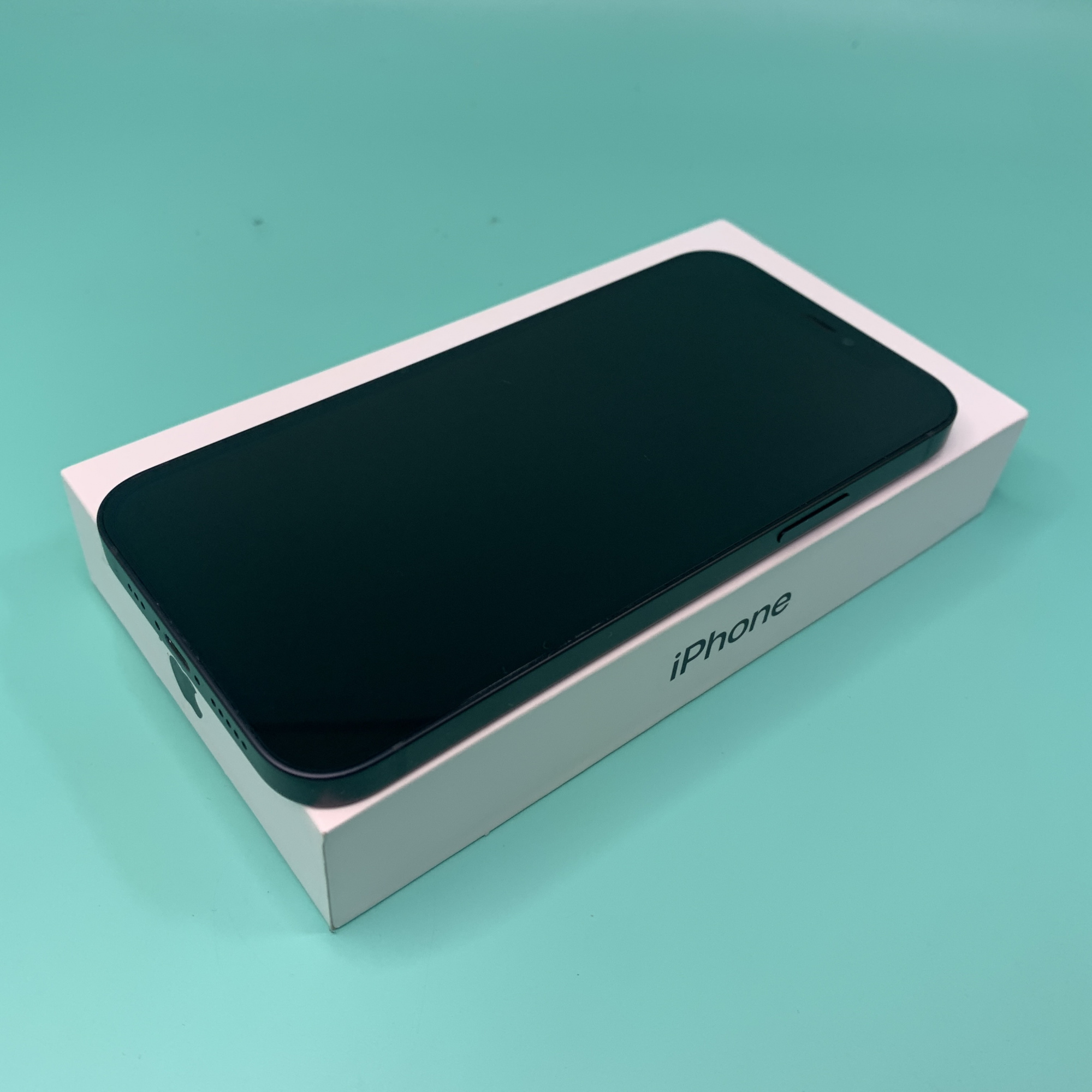 Купить iPhone 12 256gb Black (Б\У) в Москве