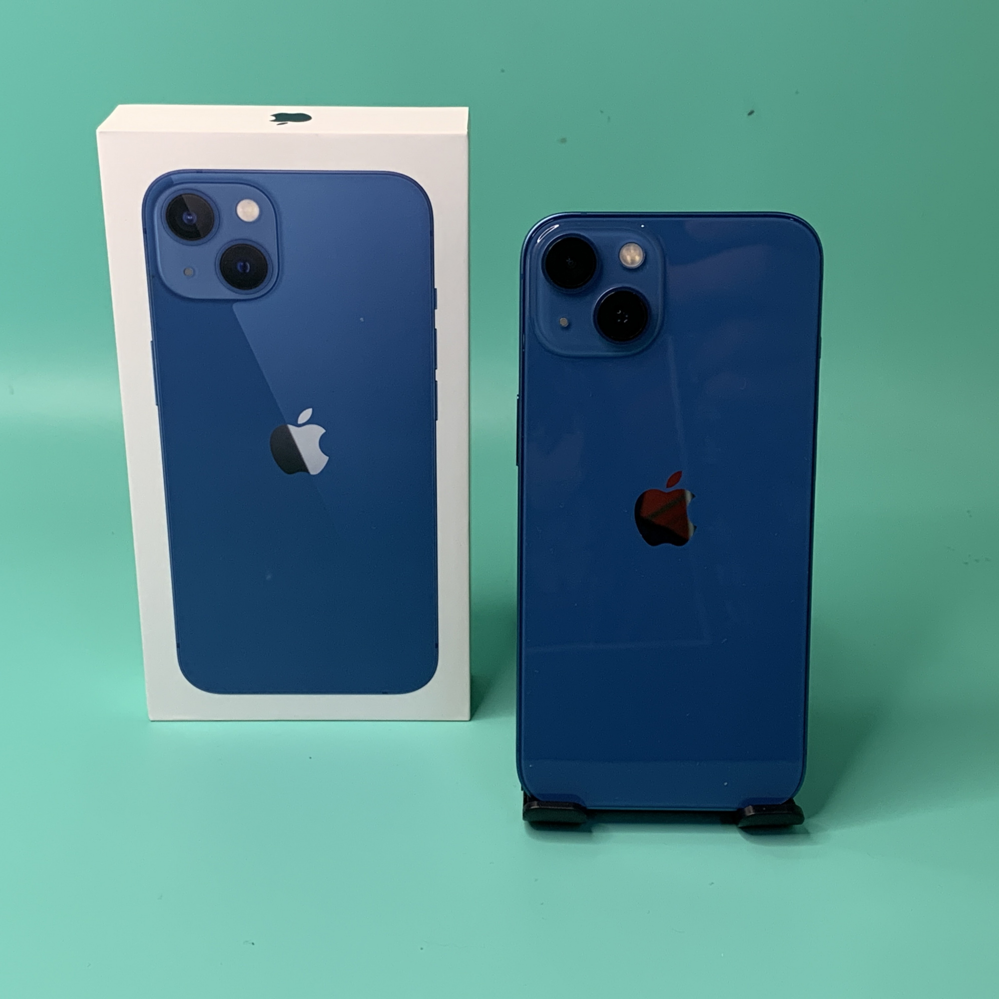 Купить iPhone 13 256gb Blue (Б\У) в Симферополе