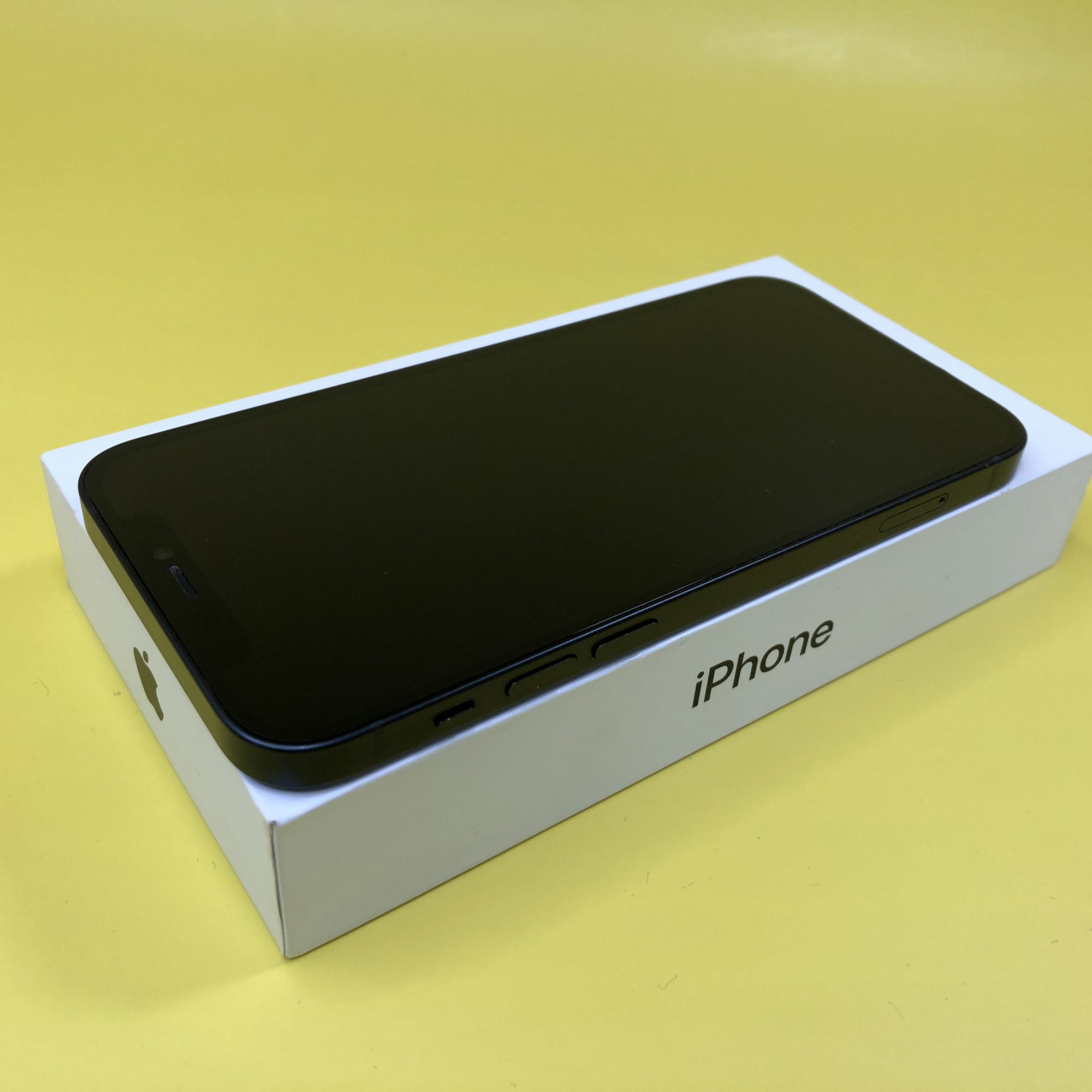 Купить iPhone 12 128gb Black (Б\У) в Симферополе