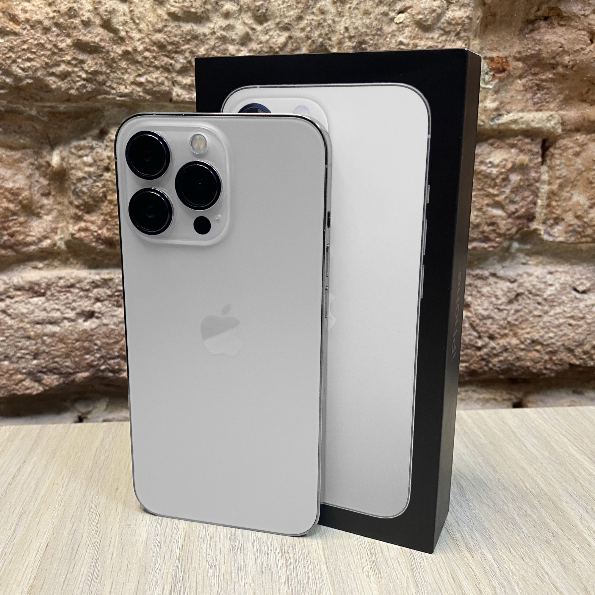 Купить iPhone 13 Pro 256gb Silver (Б\У) в Симферополе