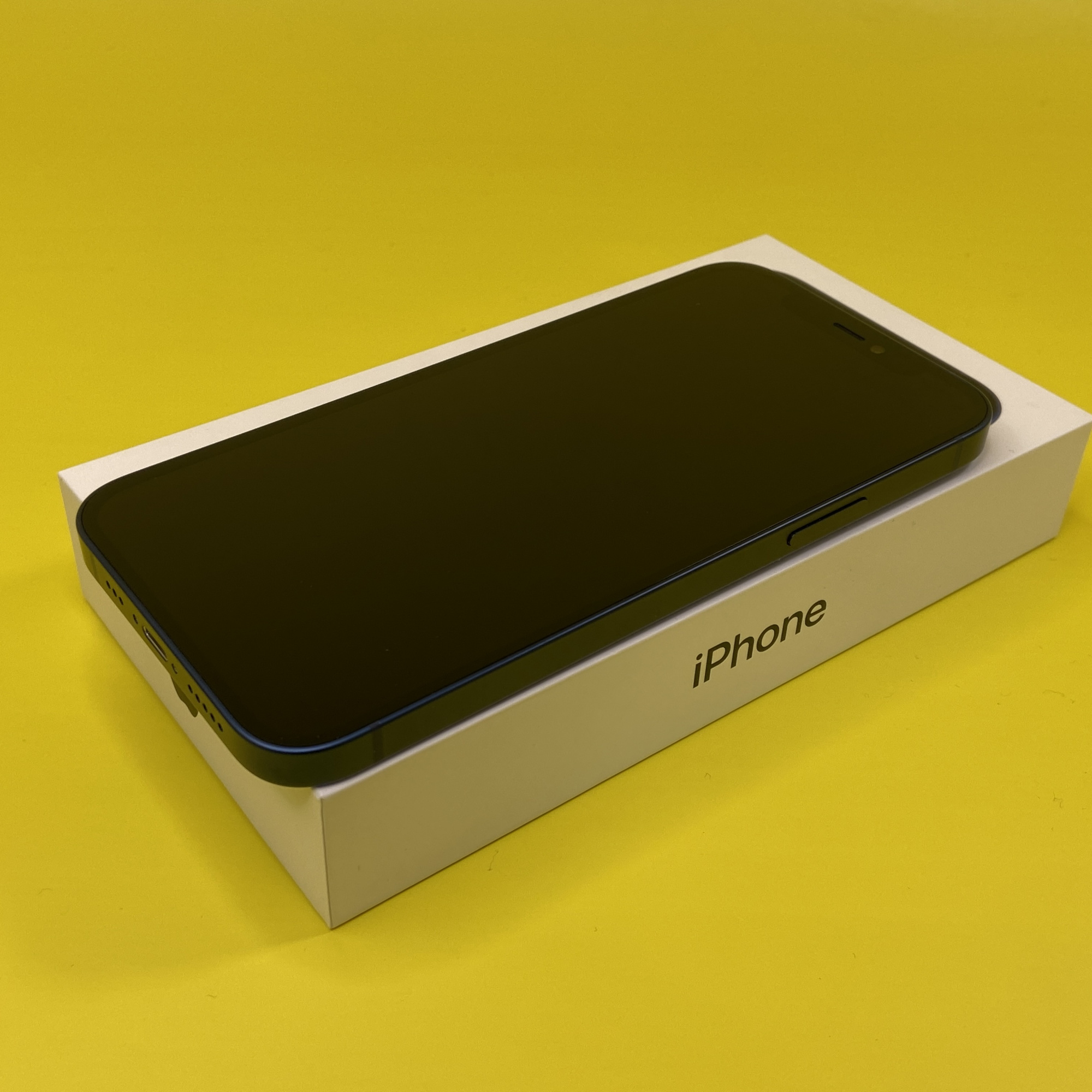 Купить iPhone 12 256gb Blue (Б\У) в Москве