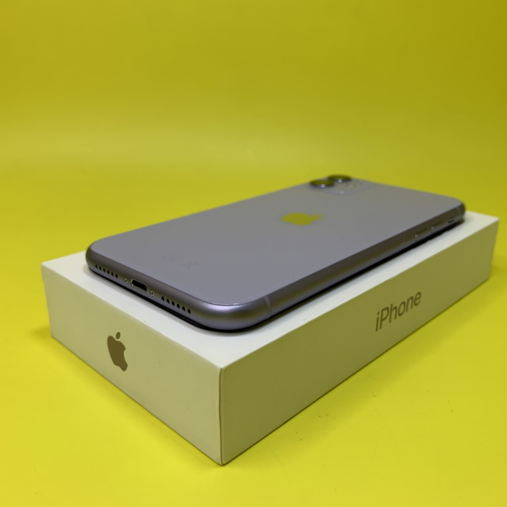 Купить iPhone 11 128gb Purple (Б\У) в Симферополе