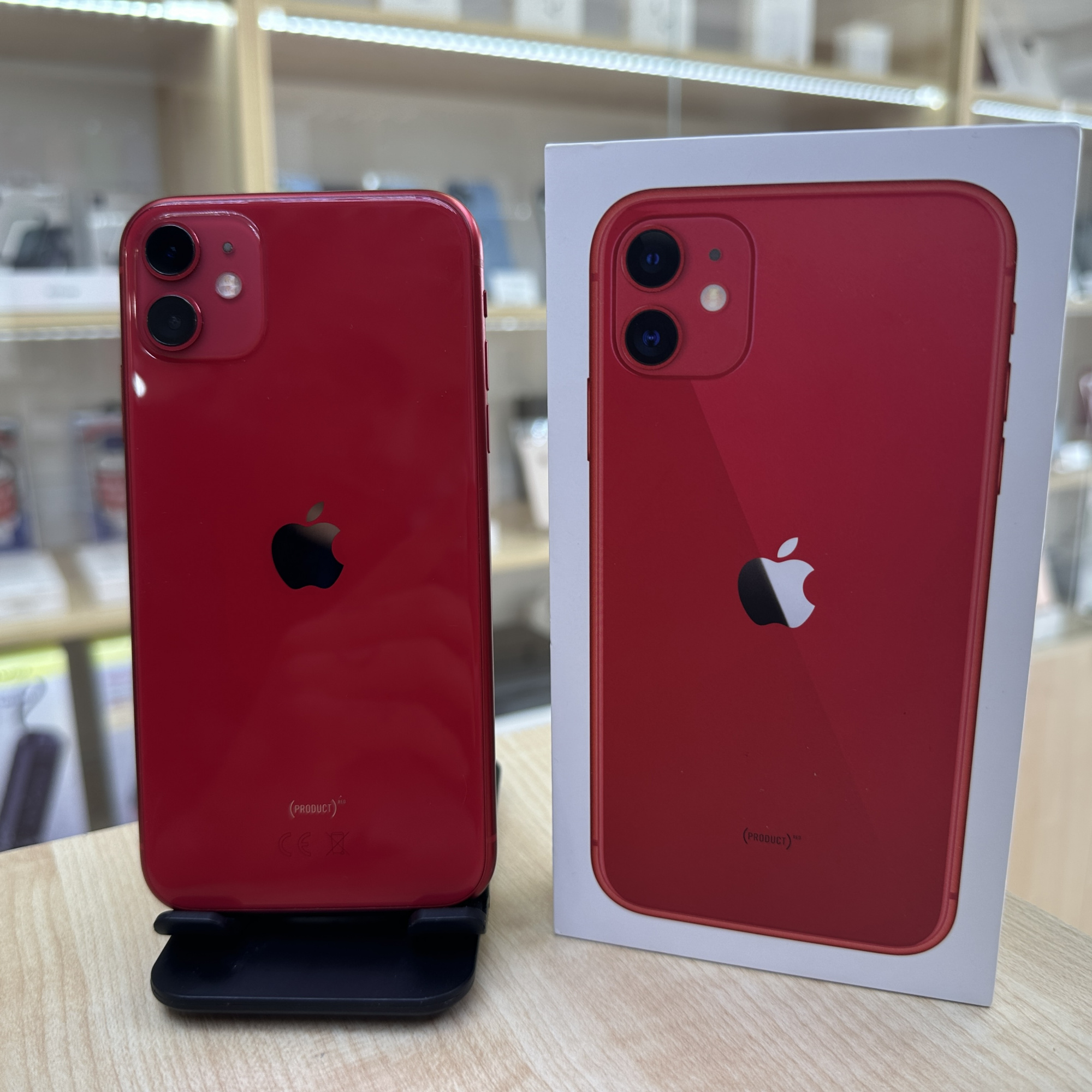 Купить iPhone 11 64gb Red (Б\У) в Симферополе
