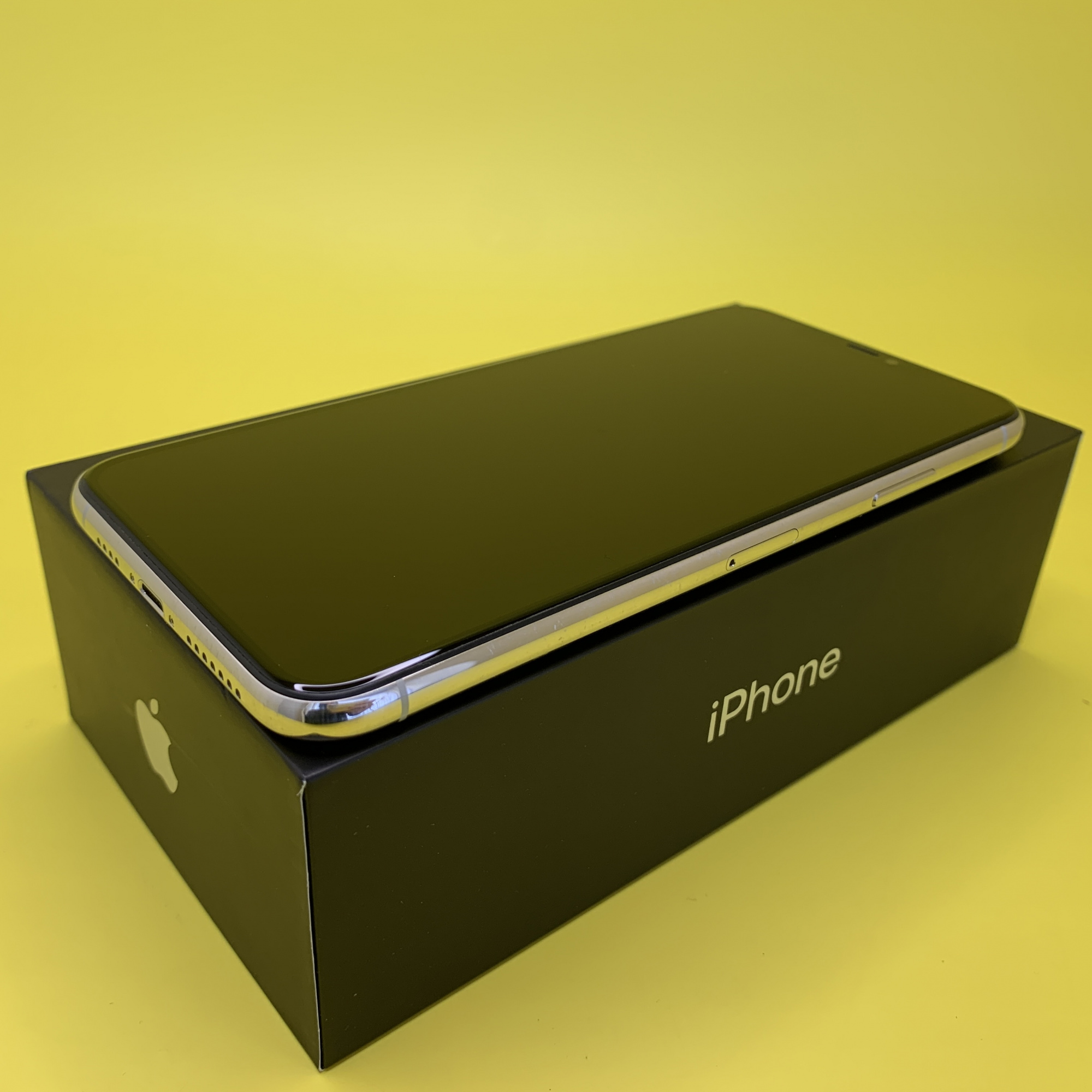 Купить iPhone 11 Pro Max 64gb Silver (Б\У) в Москве