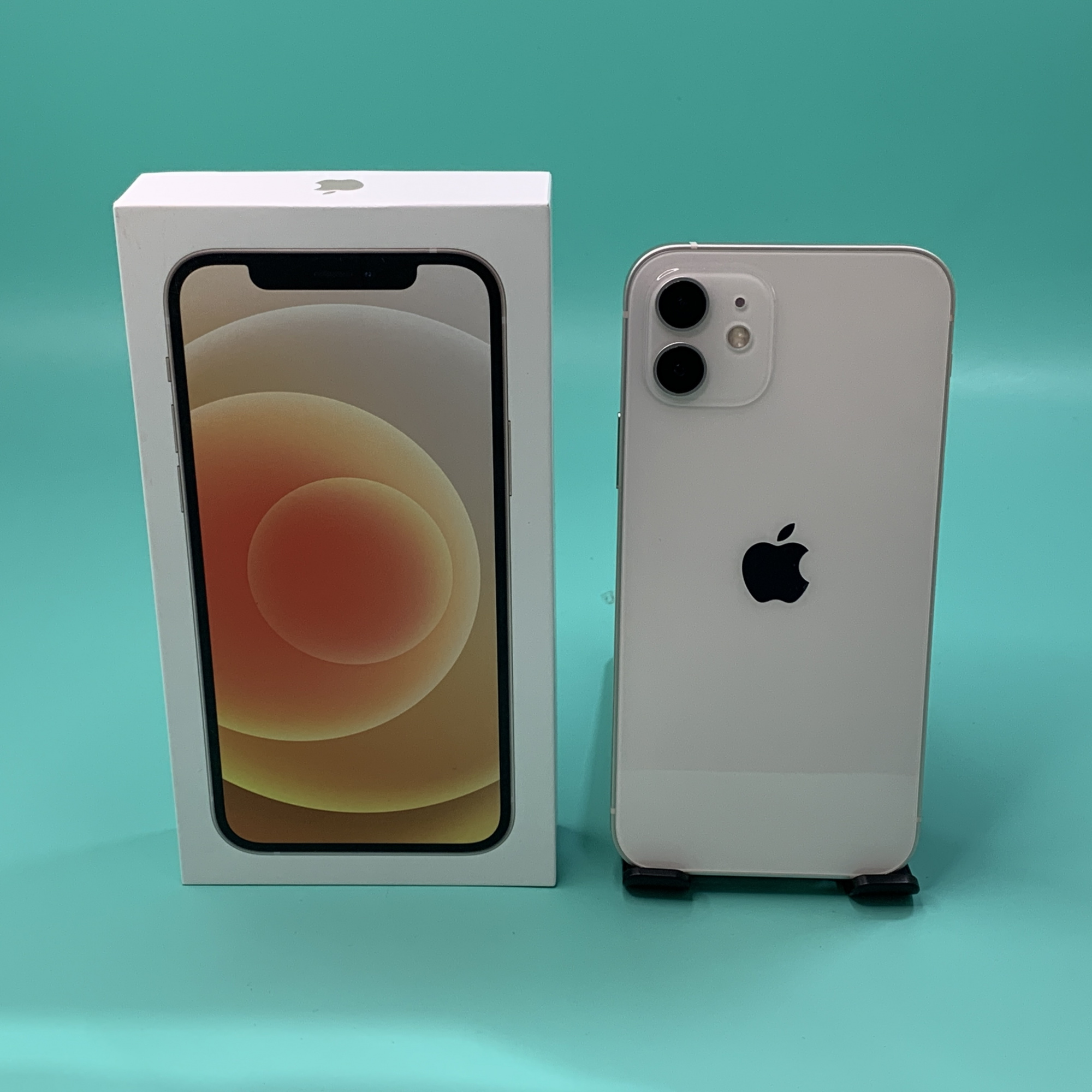 Купить iPhone 12 256gb White (Б\У) в Москве