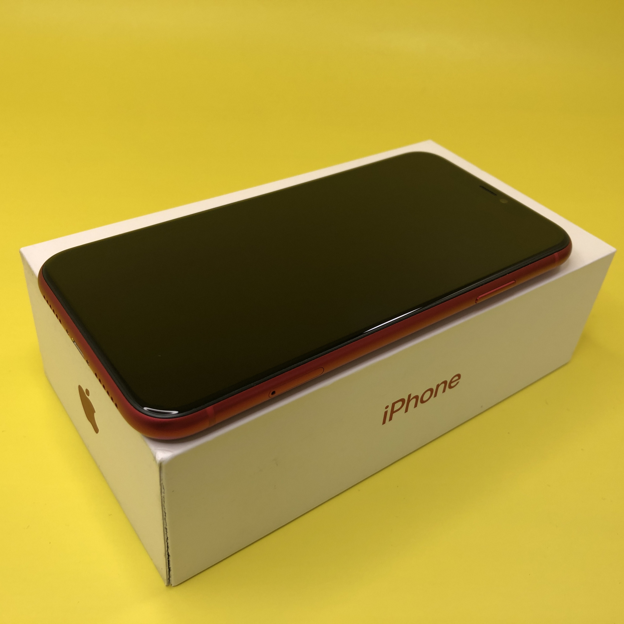 Купить iPhone 11 128gb Red (Б\У) в Симферополе