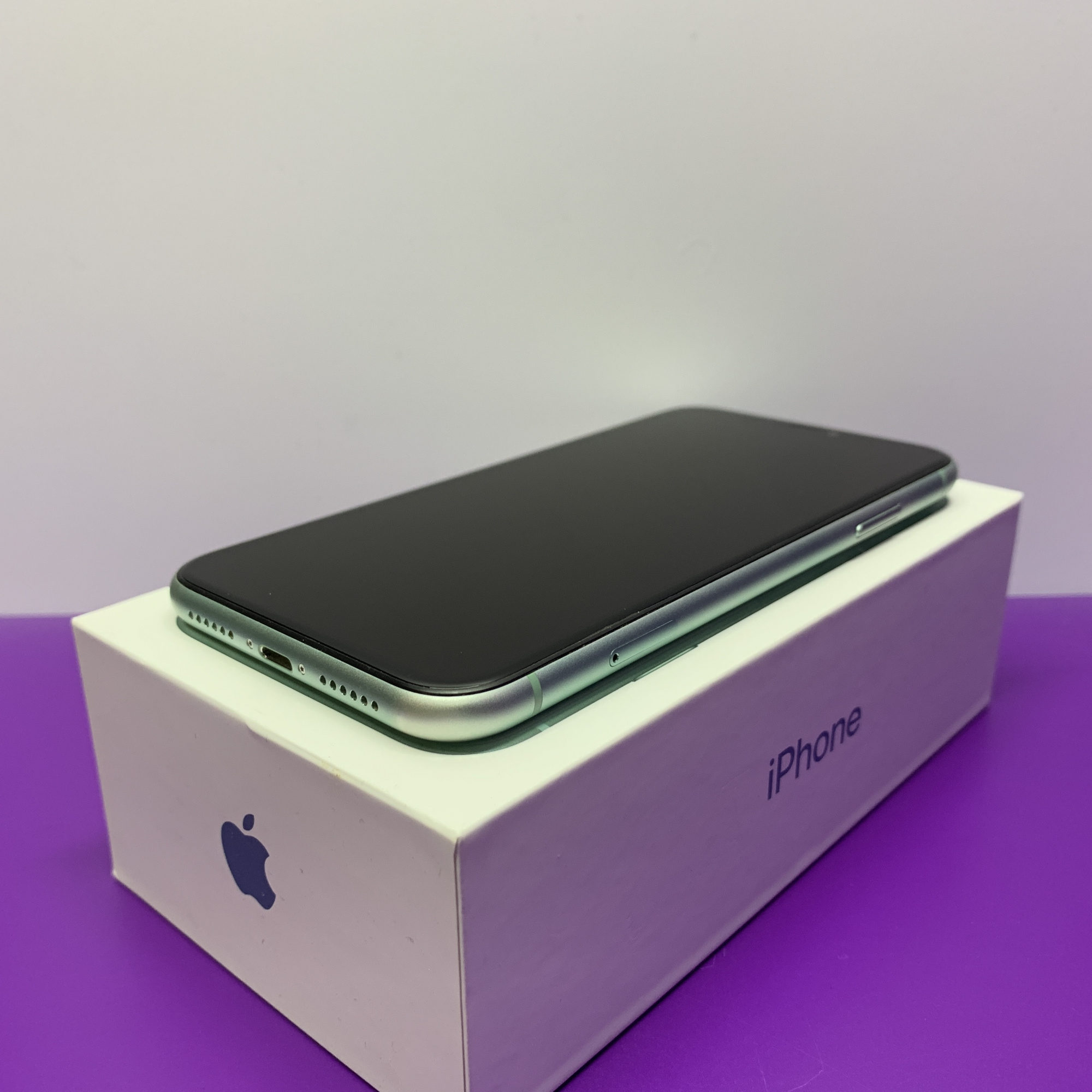 Купить iPhone 11 256gb Green (Б\У) в Москве