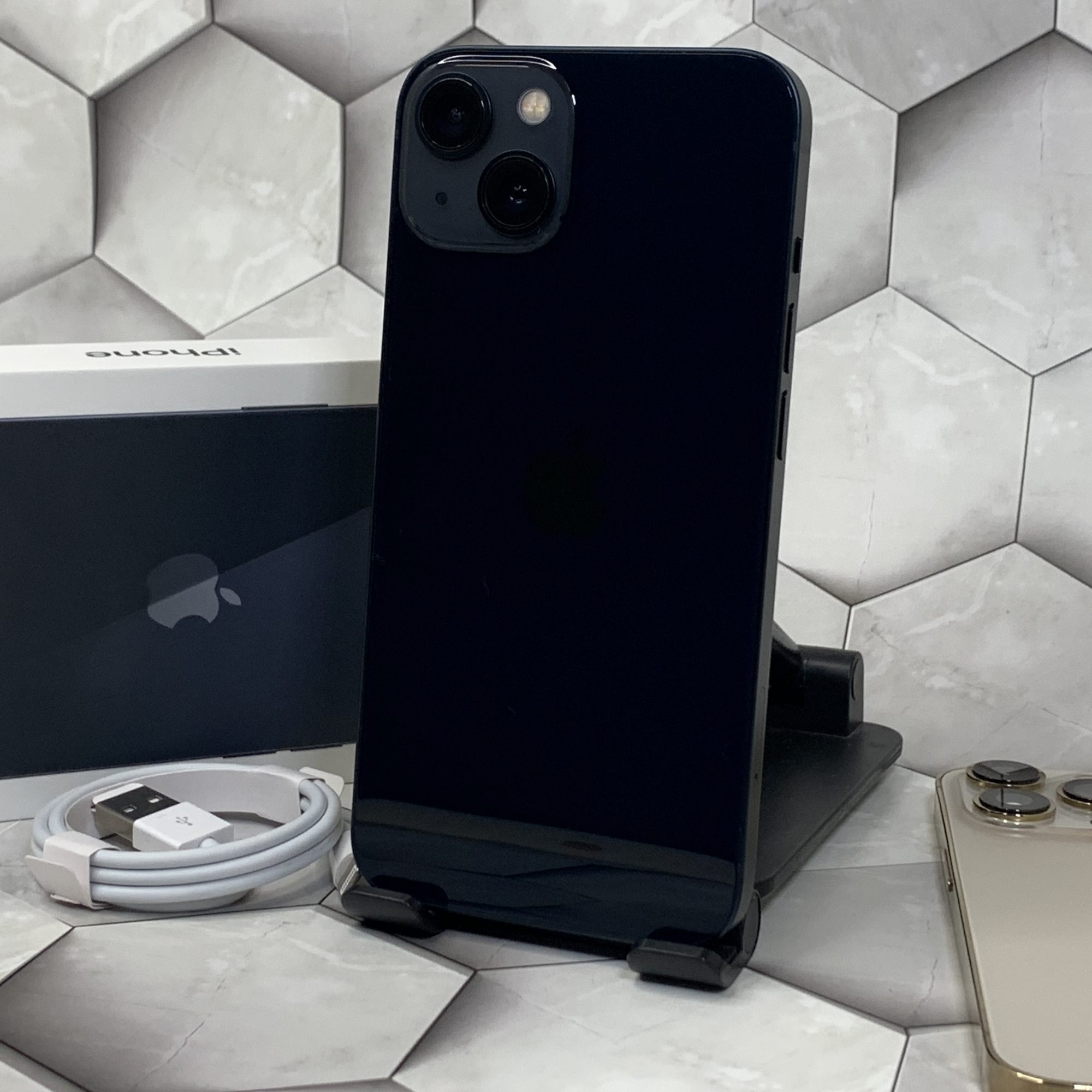 Купить iPhone 13 256gb Midnight (Б\У) в Симферополе