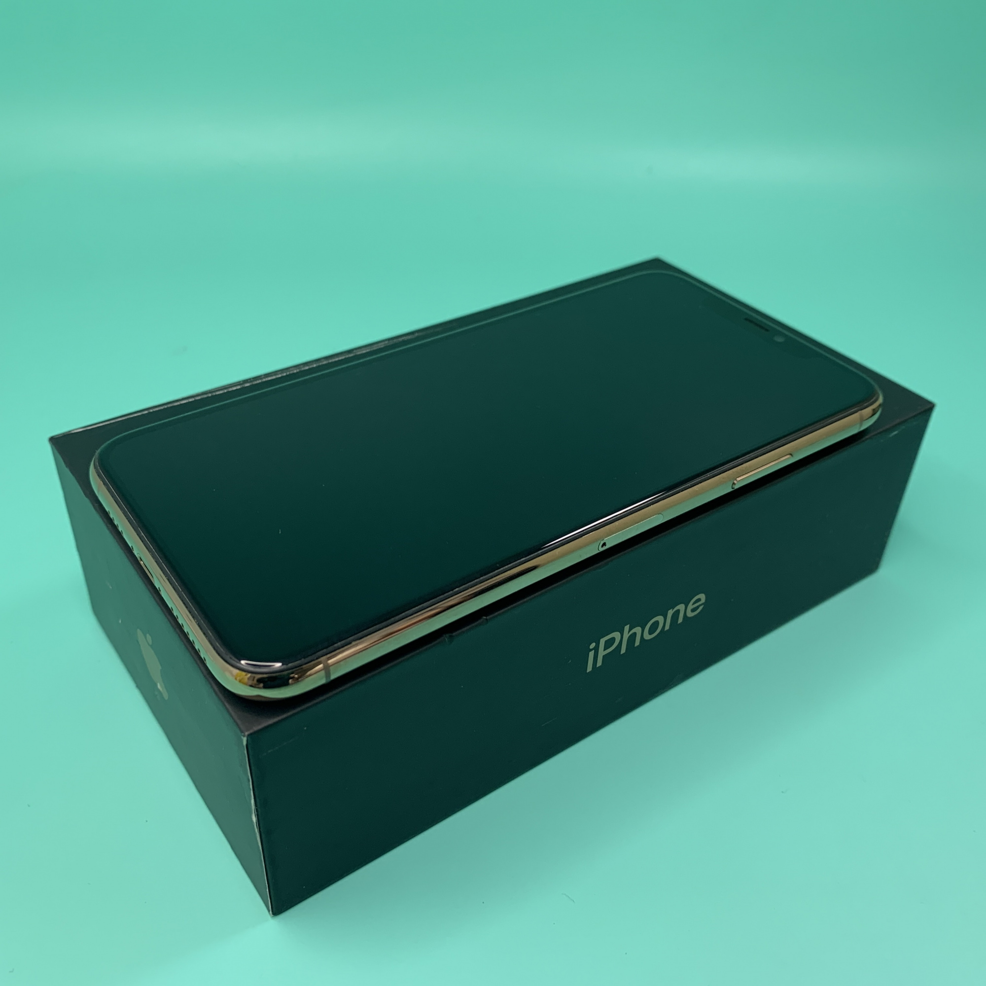 Купить iPhone 11 Pro Max 512gb Gold (Б\У) в Москве