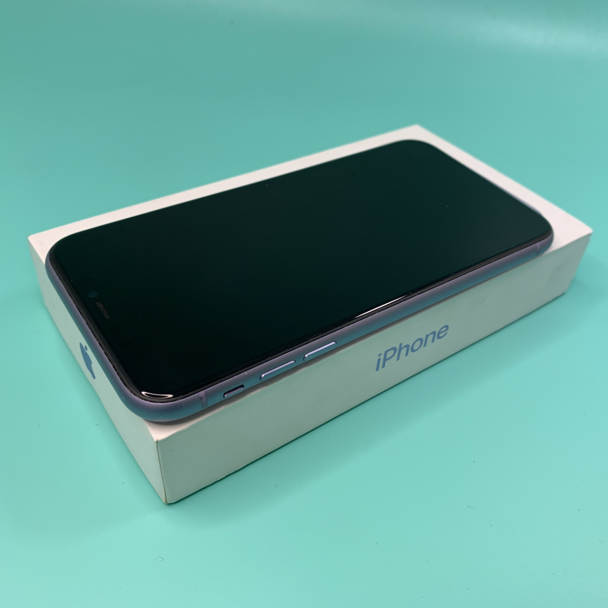 Купить iPhone 11 256gb Purple (Б\У) в Москве