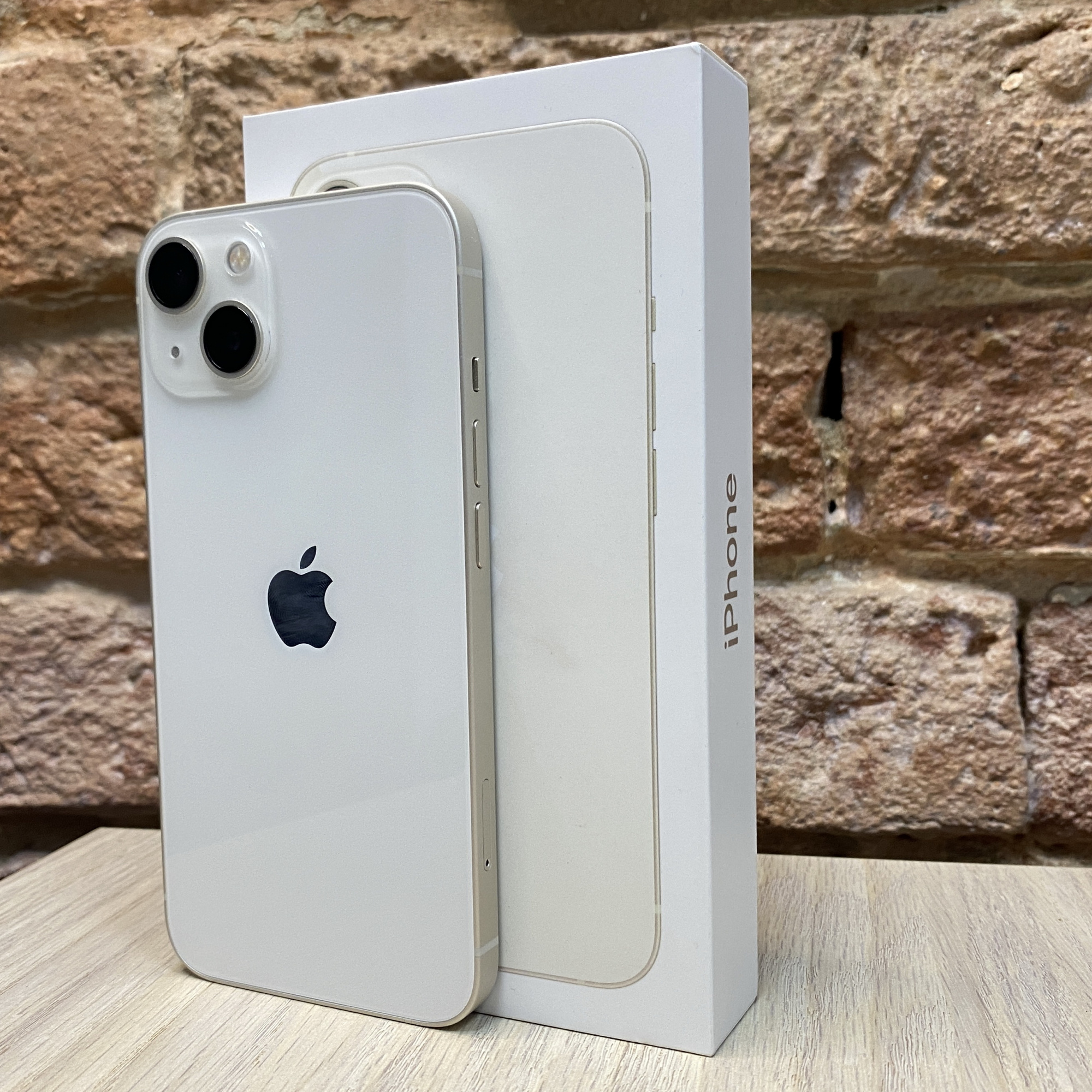 Купить iPhone 13 256gb Starlight (Б\У) в Симферополе