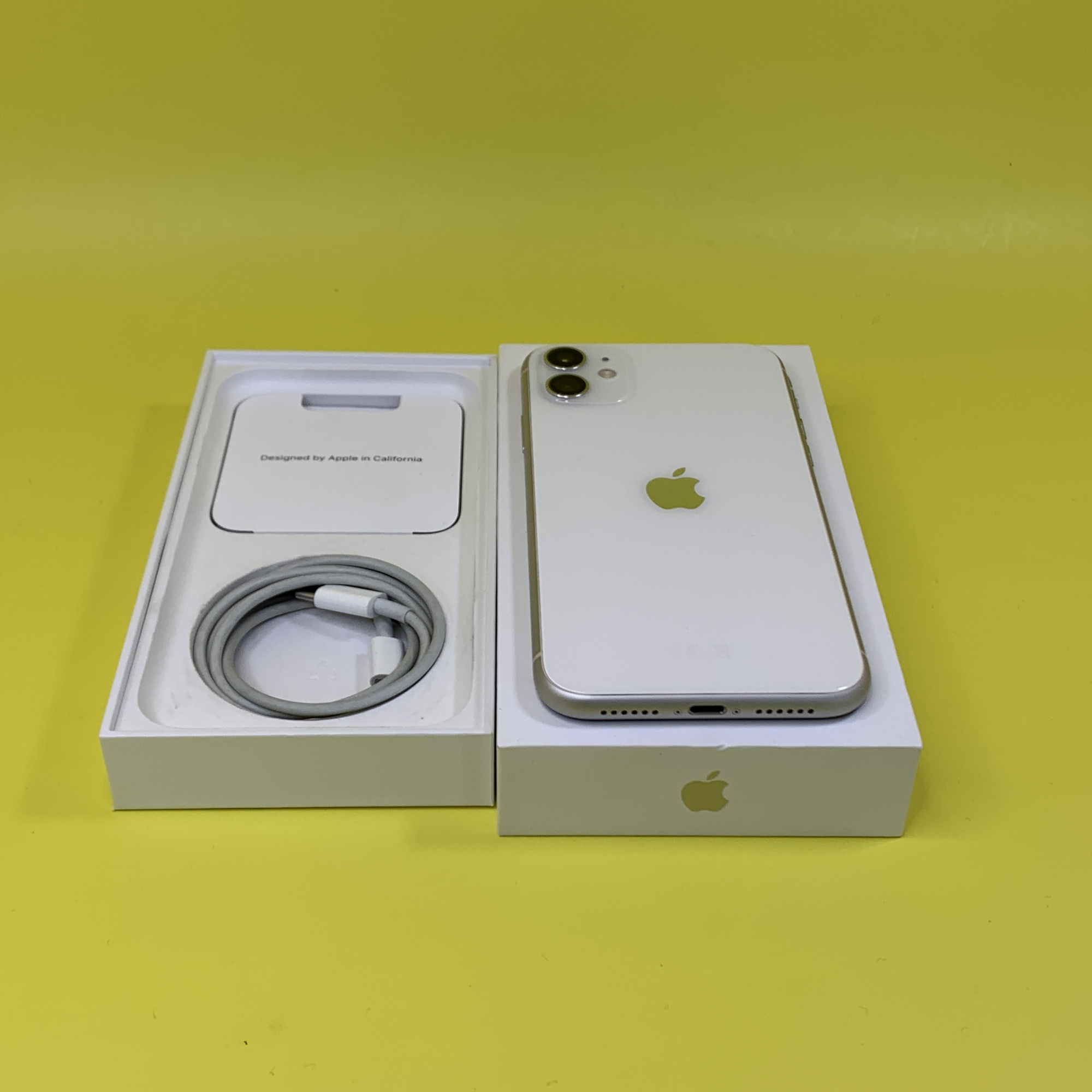 Купить iPhone 11 256gb White (Б\У) в Москве
