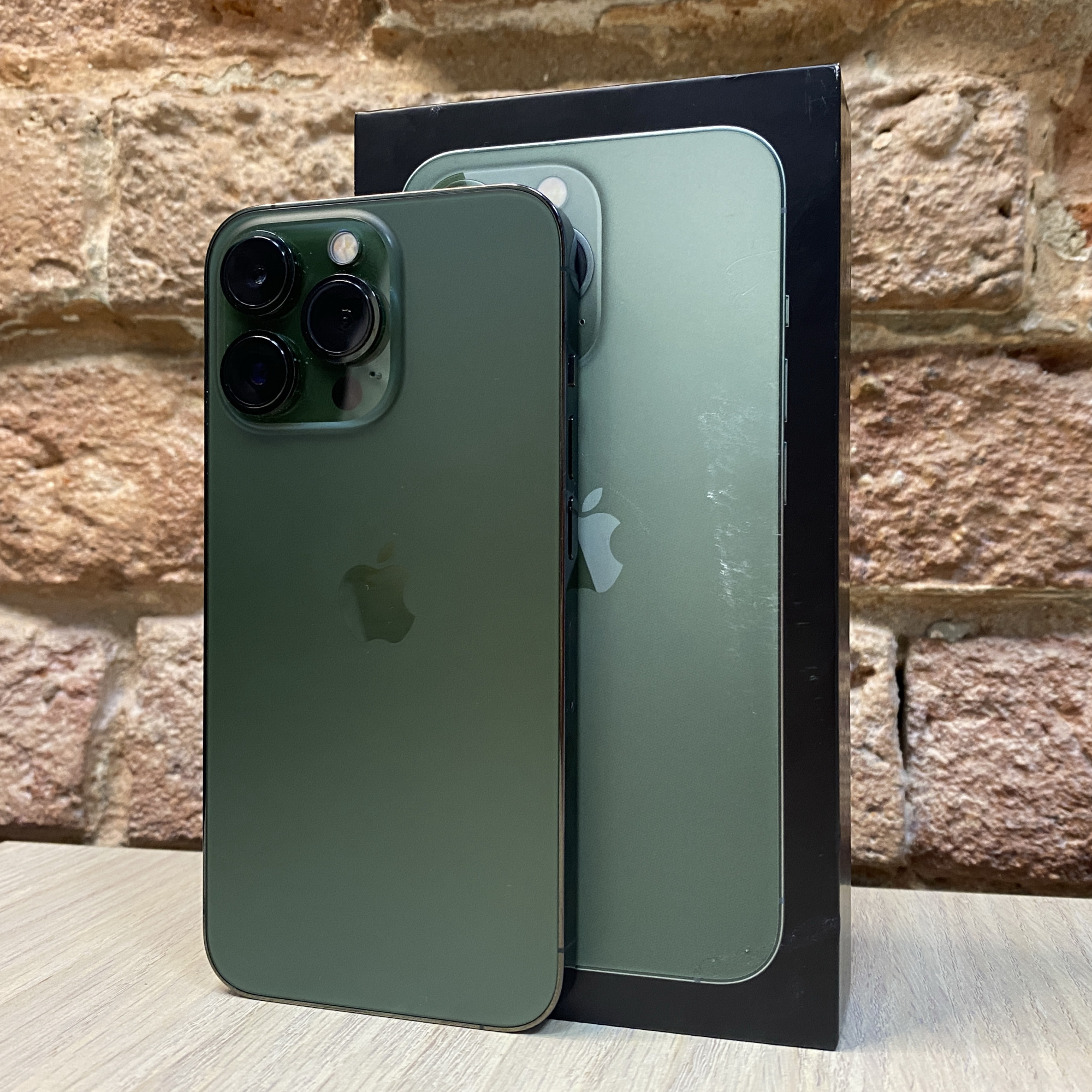 Купить iPhone 13 Pro 256gb Alpine Green (Б\У) в Симферополе