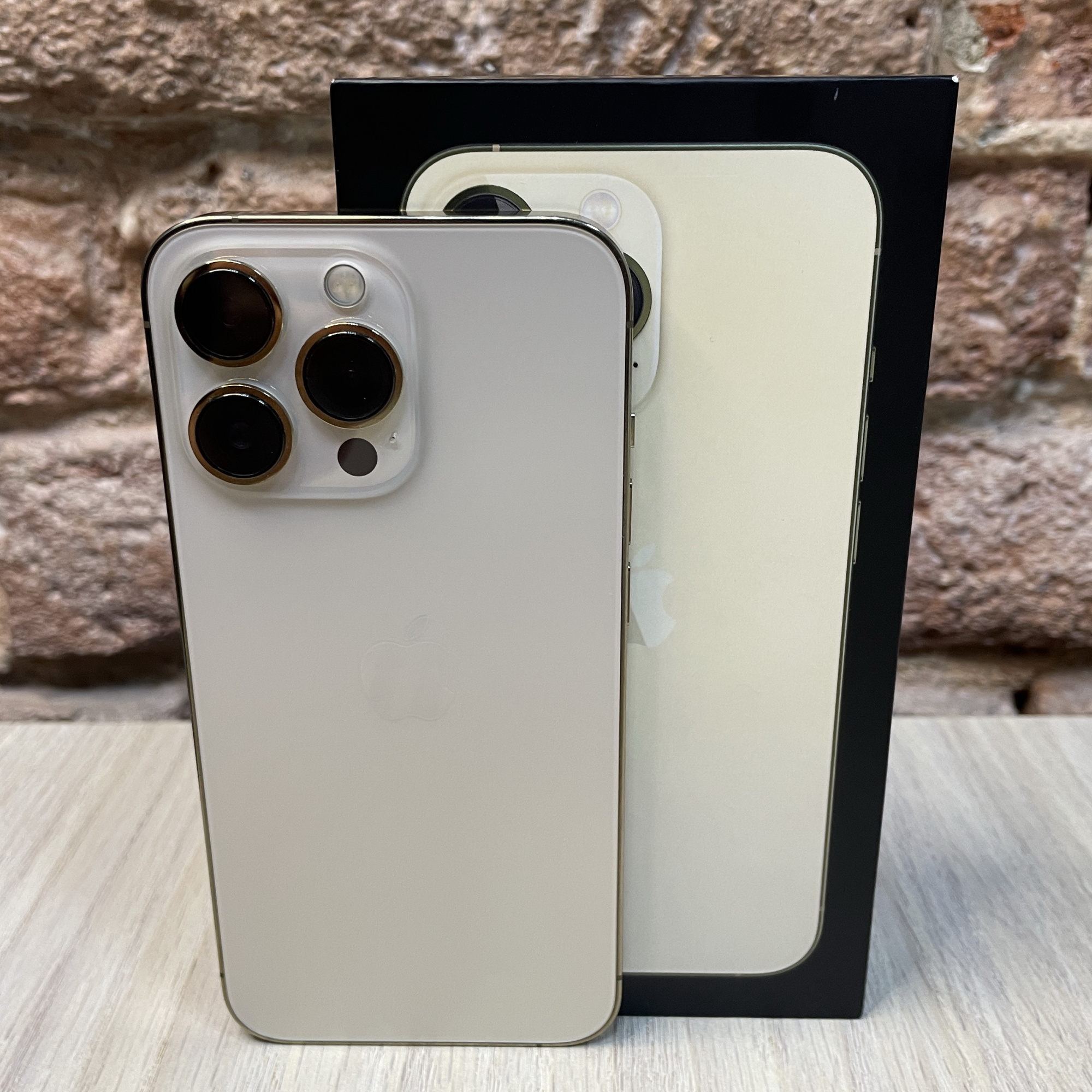 Купить iPhone 13 Pro 256gb Gold (Б\У) в Симферополе