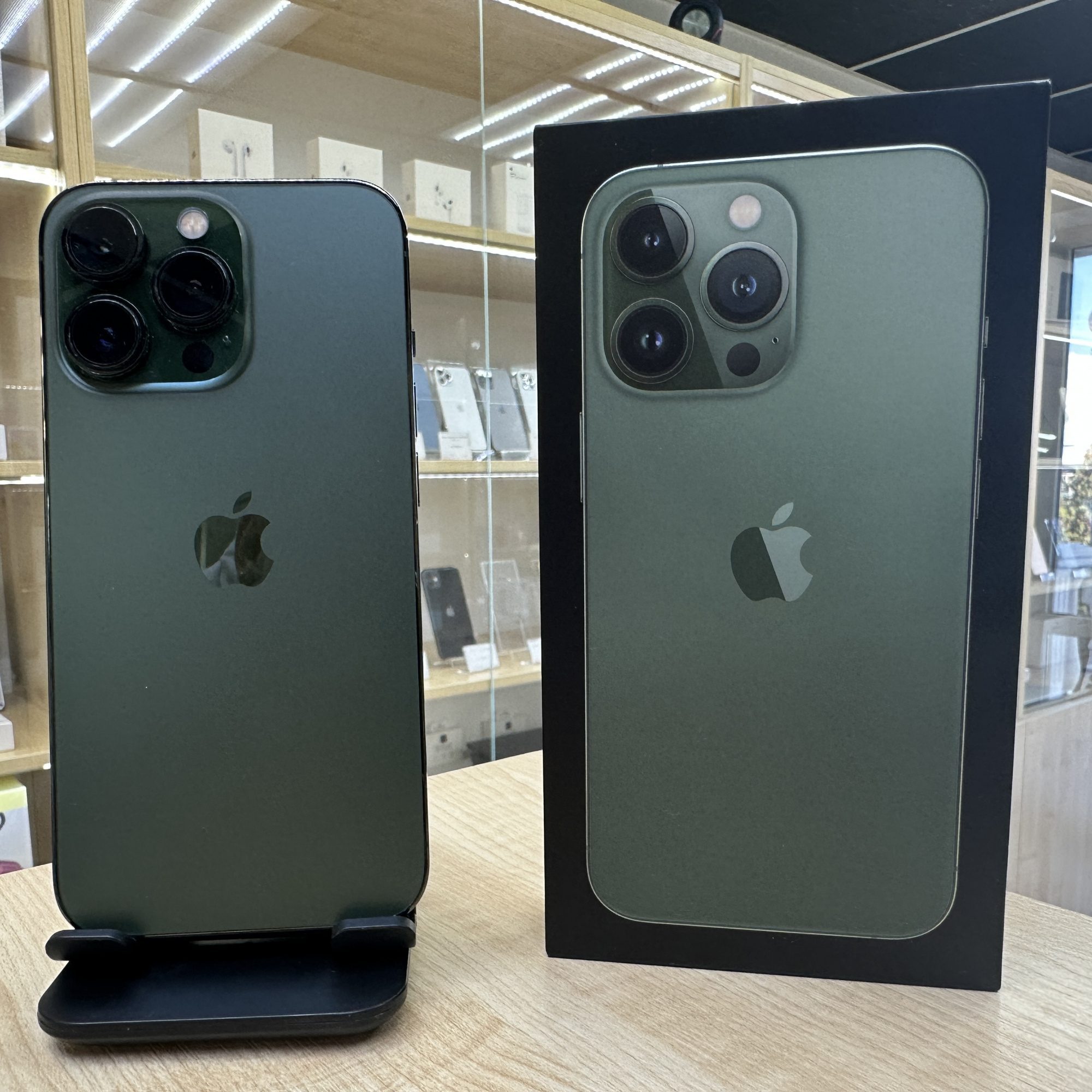 Купить iPhone 13 Pro 256gb Alpine Green (Б\У) в Симферополе