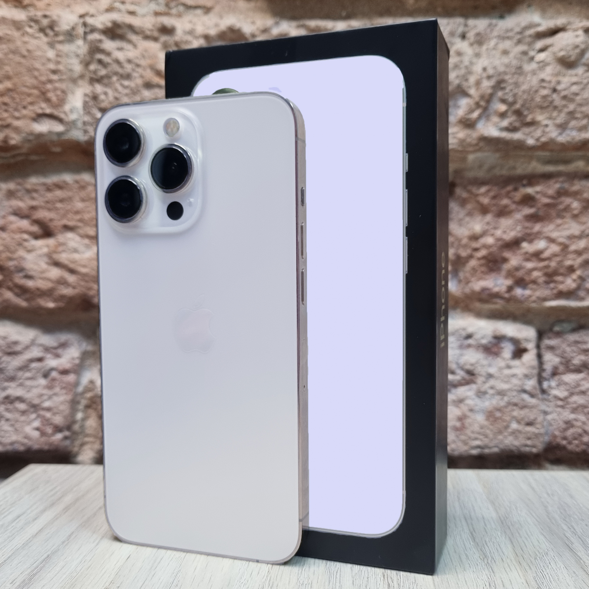 Купить iPhone 13 Pro 128gb Silver (Б\У) в Москве