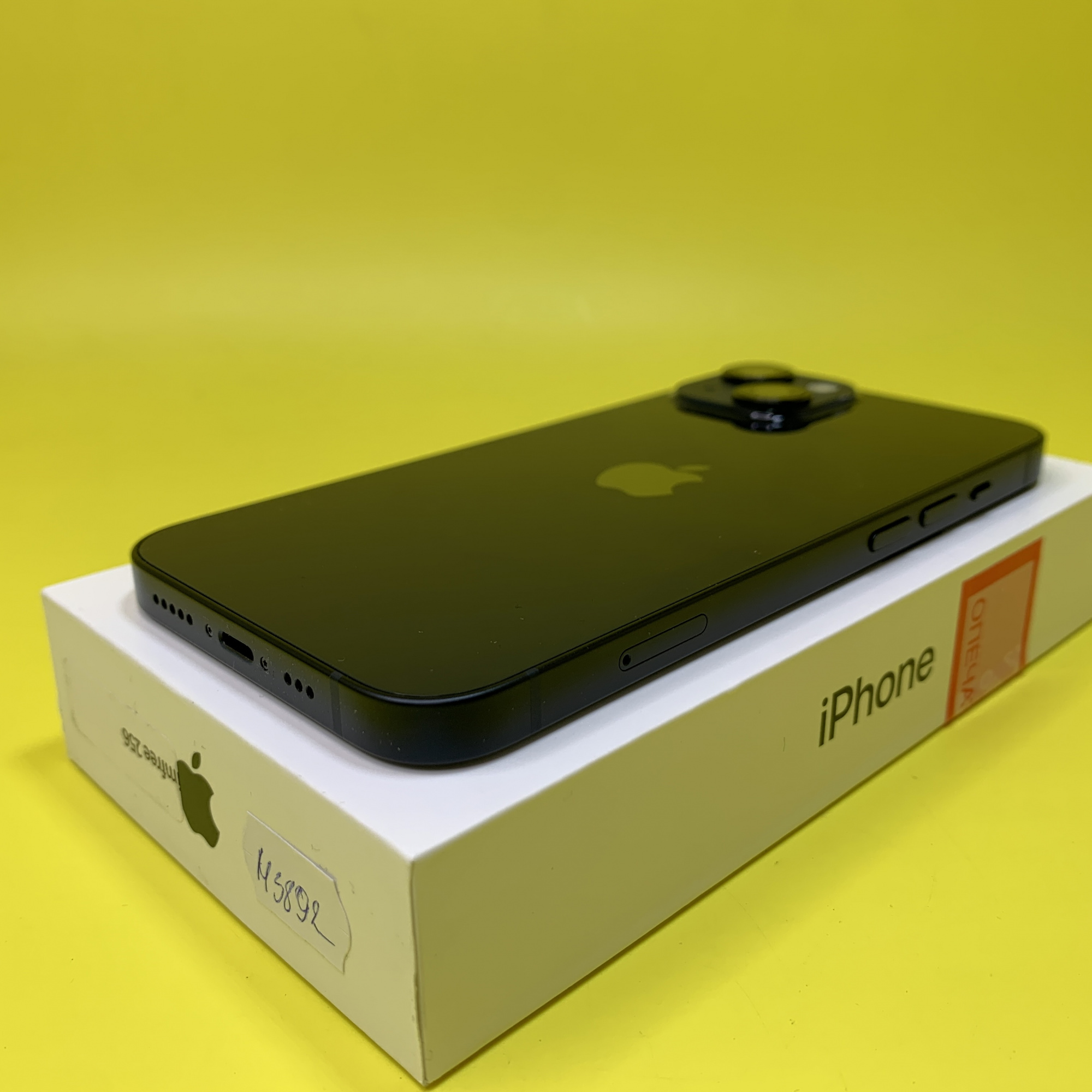 Купить iPhone 14 128gb Midnight (Б\У) в Москве