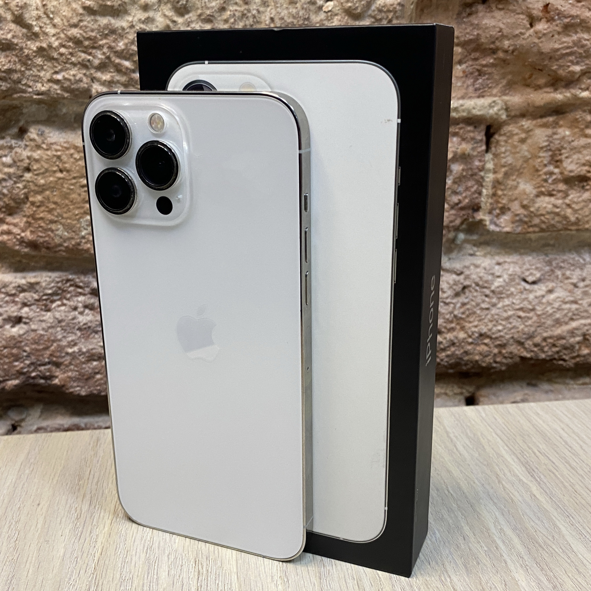 Купить iPhone 13 Pro Max 256gb Silver (Б\У) в Симферополе