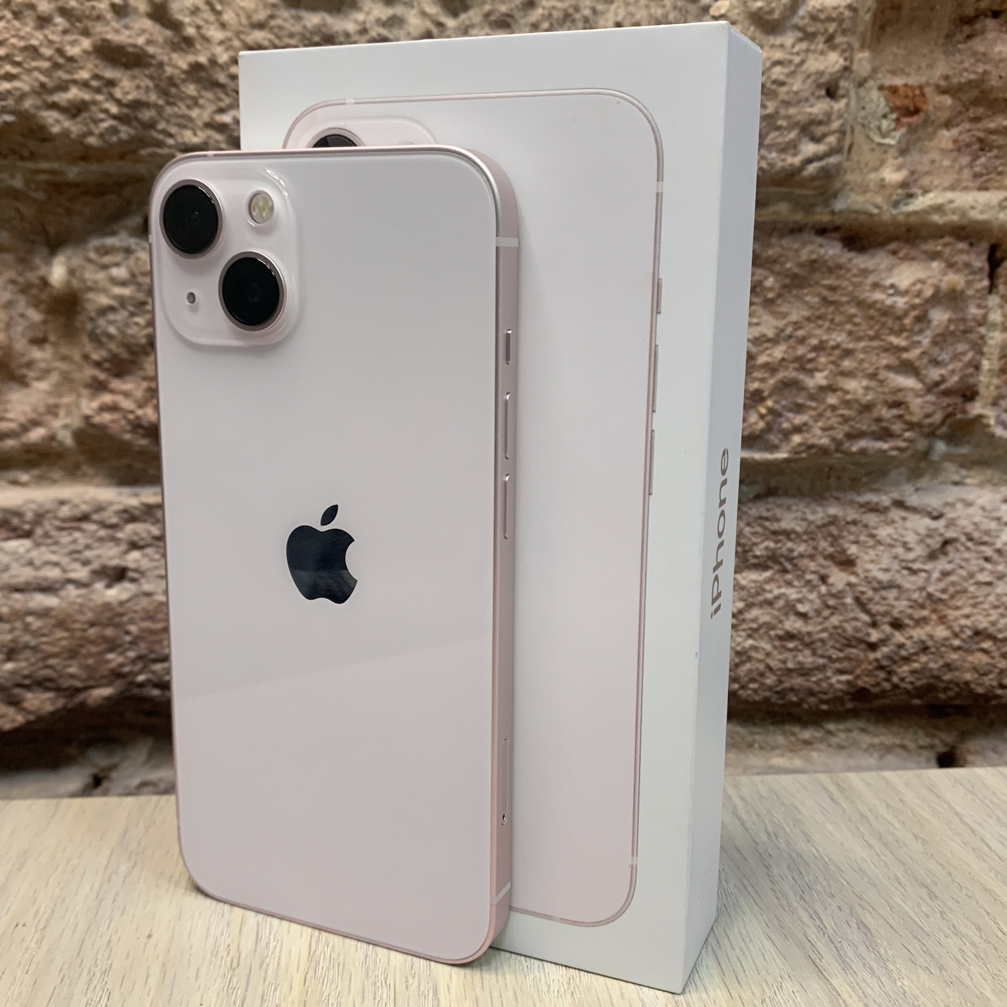 Купить iPhone 13 256gb Pink (Б\У) в Симферополе