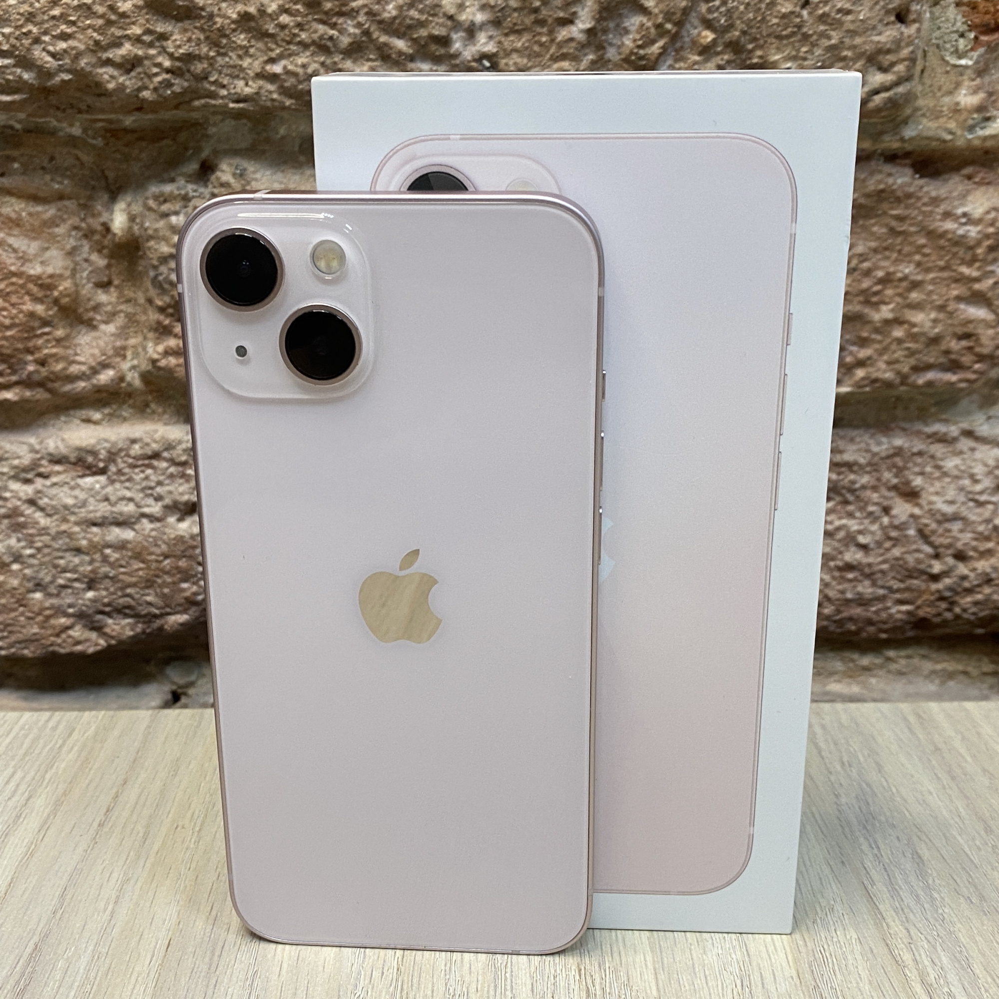 Купить iPhone 13 128gb Pink (Б\У) в Симферополе