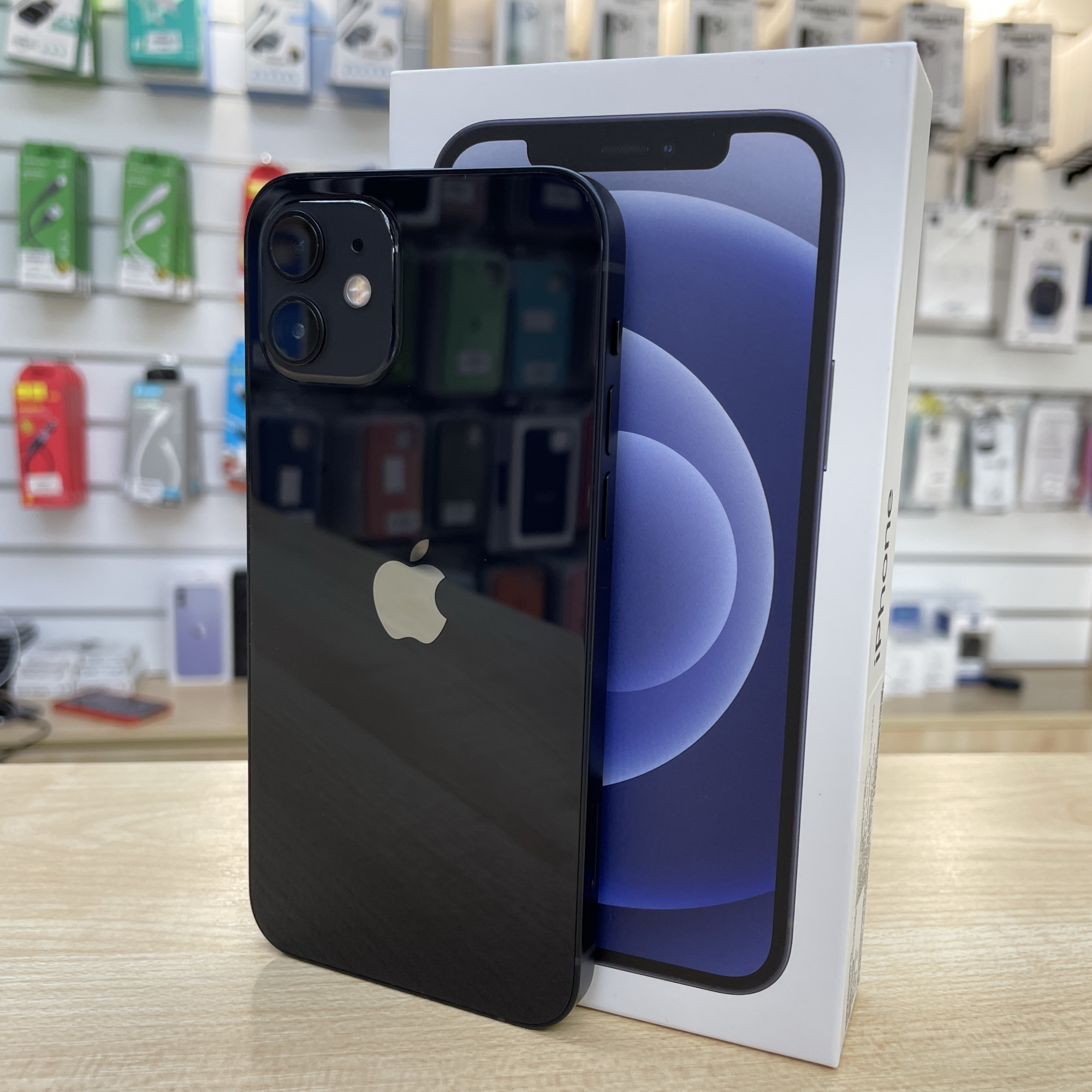 Купить iPhone 12 128gb Black (Б\У) в Симферополе