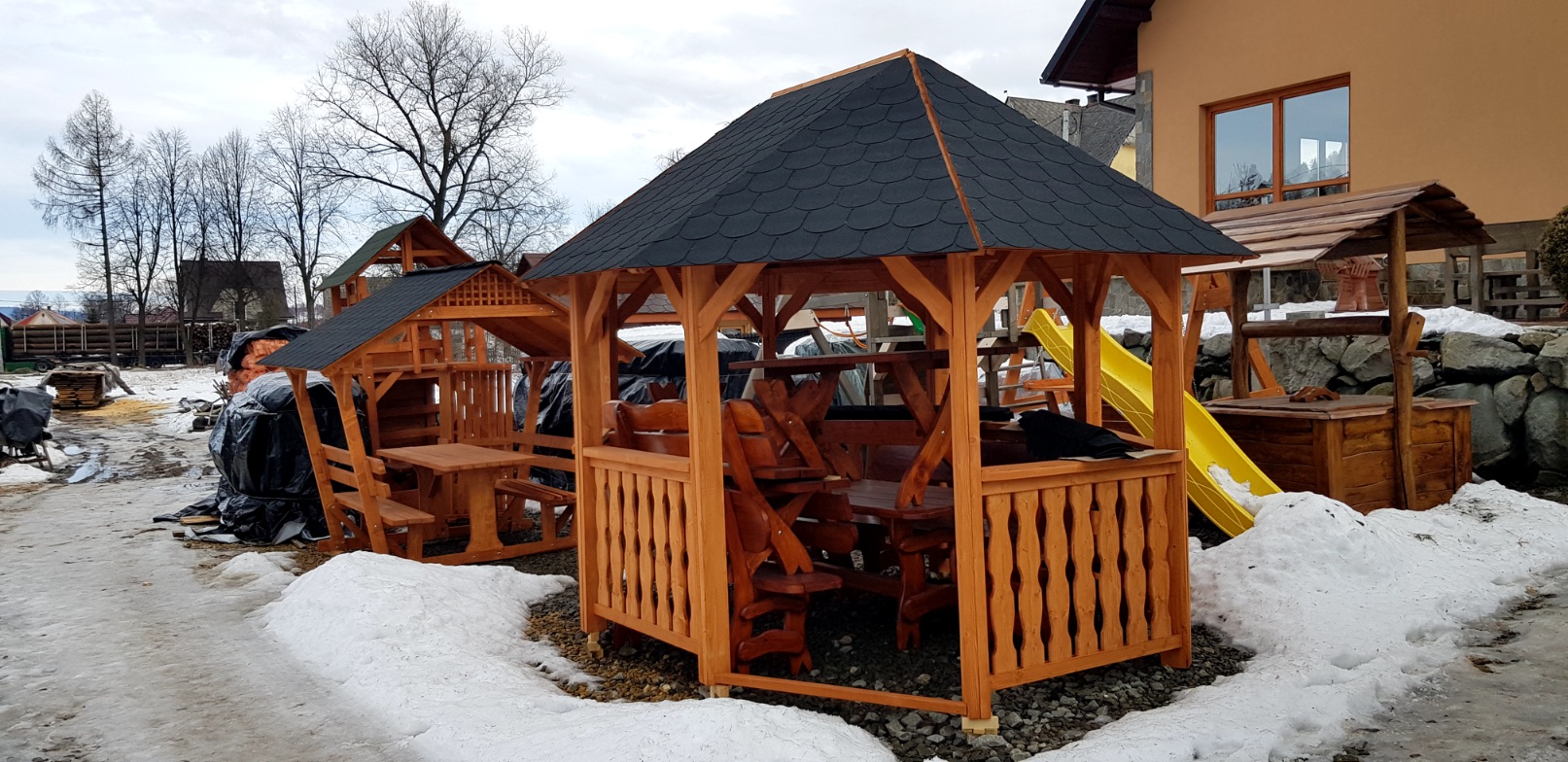 Drewniana architektura ogrodowa