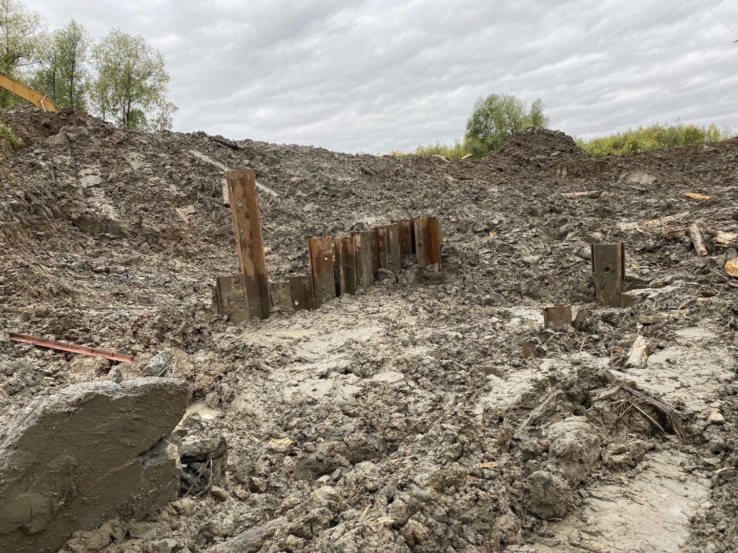 Виброгружение шпунта Ларсена Л5-УМ, село Демьянское, Уватский район, Тюменская область